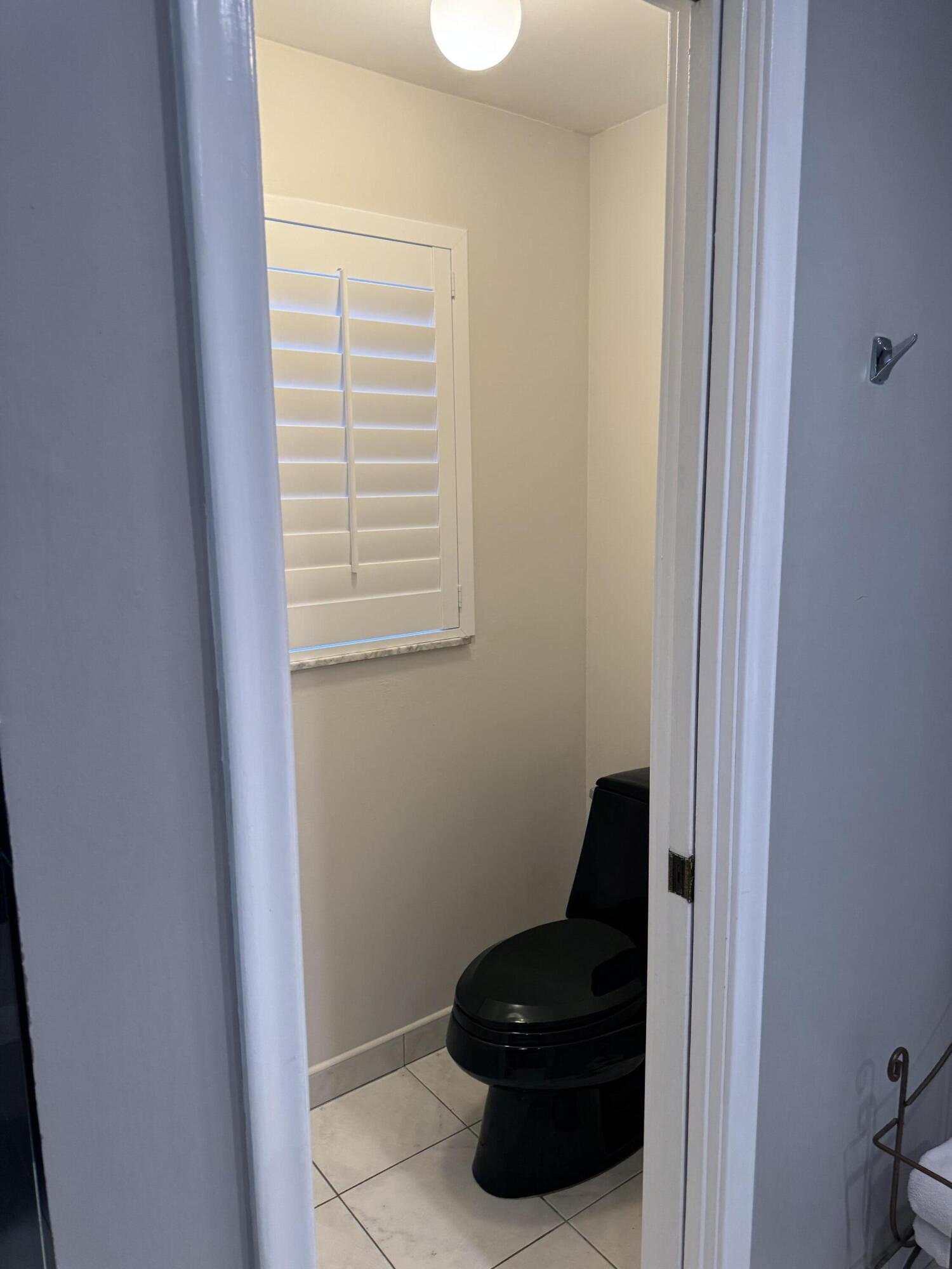 355 SE 7TH, Dania Beach FL 33004