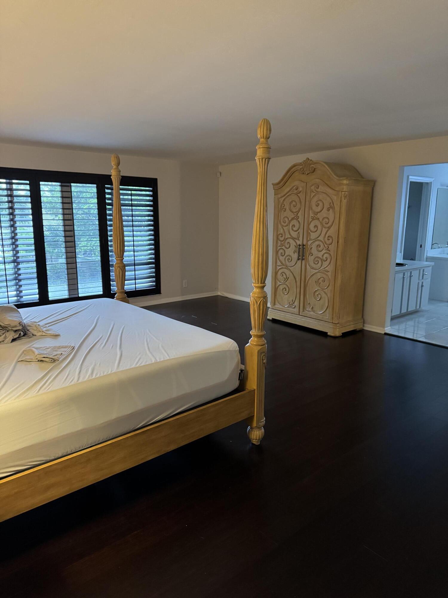 355 SE 7TH, Dania Beach FL 33004