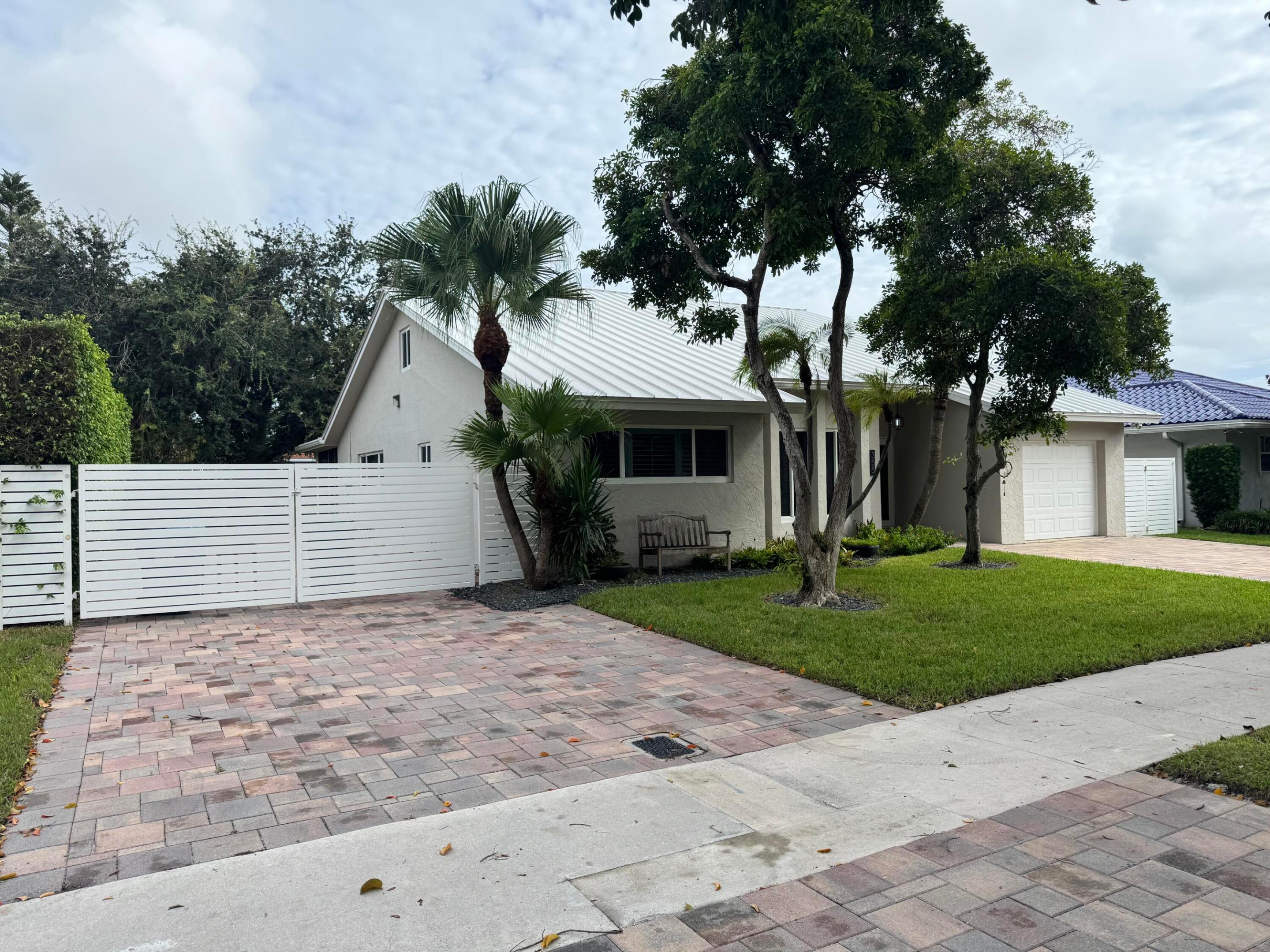 355 SE 7TH, Dania Beach FL 33004