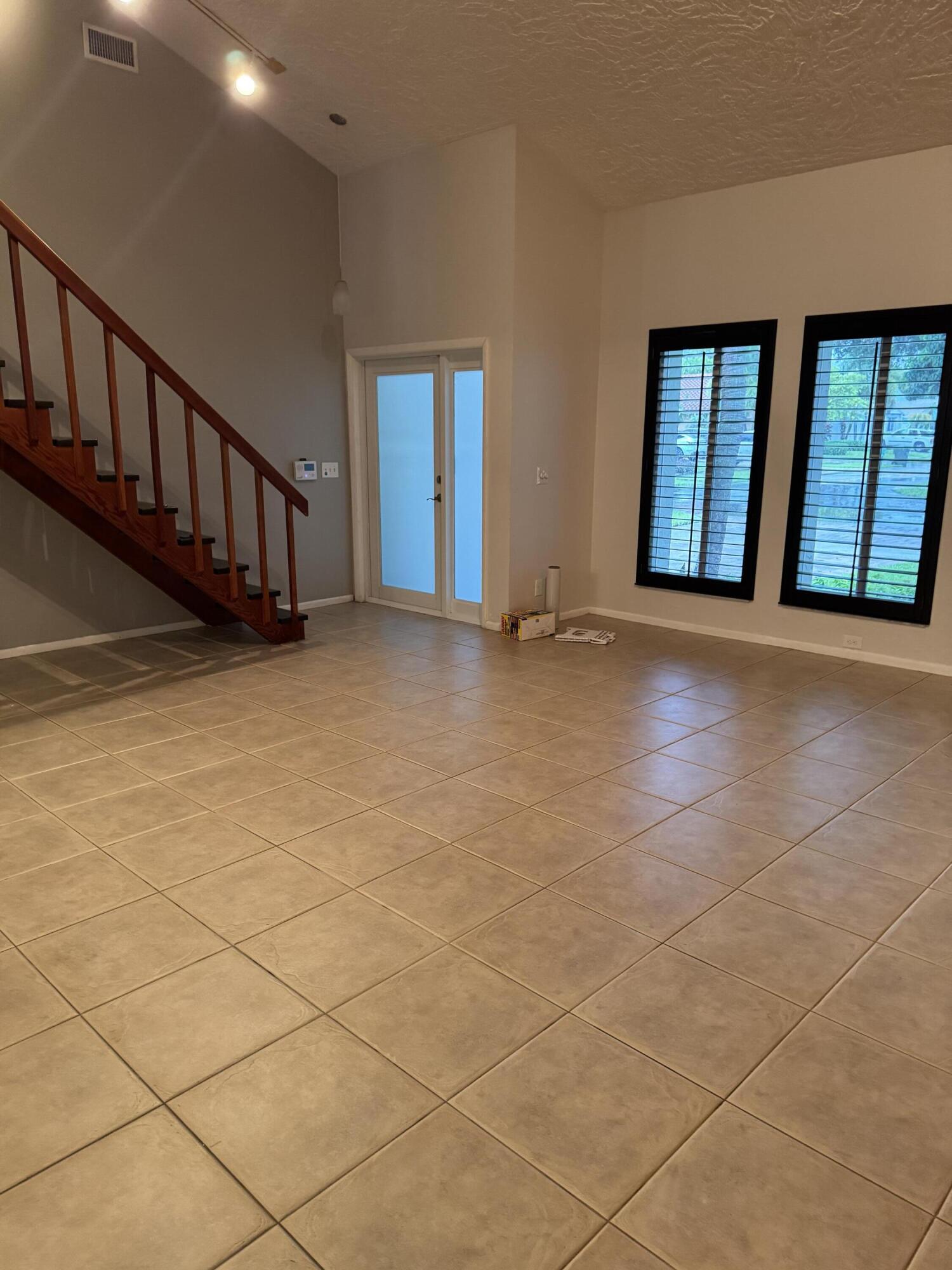 355 SE 7TH, Dania Beach FL 33004
