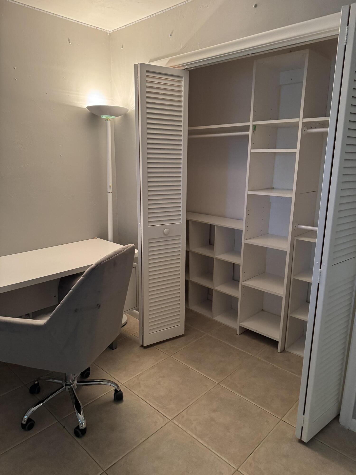355 SE 7TH, Dania Beach FL 33004