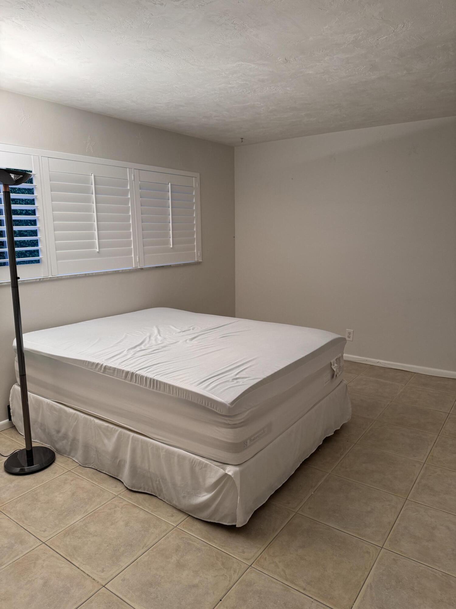 355 SE 7TH, Dania Beach FL 33004