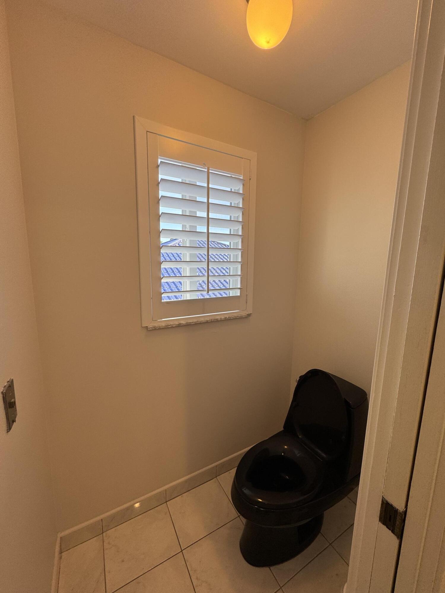 355 SE 7TH, Dania Beach FL 33004