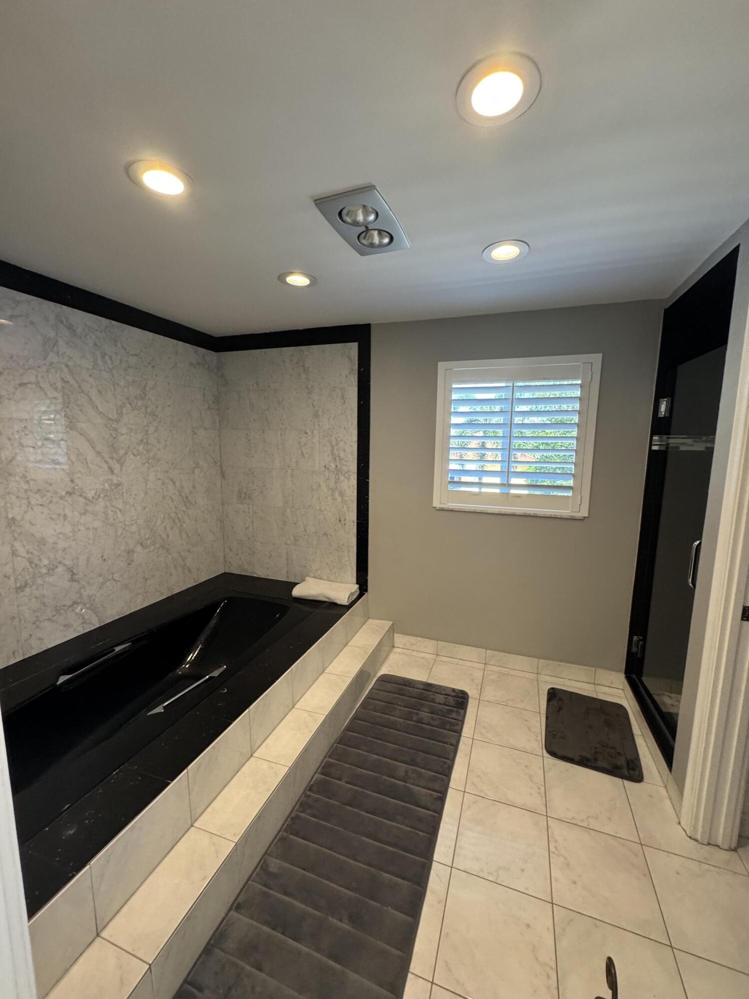 355 SE 7TH, Dania Beach FL 33004