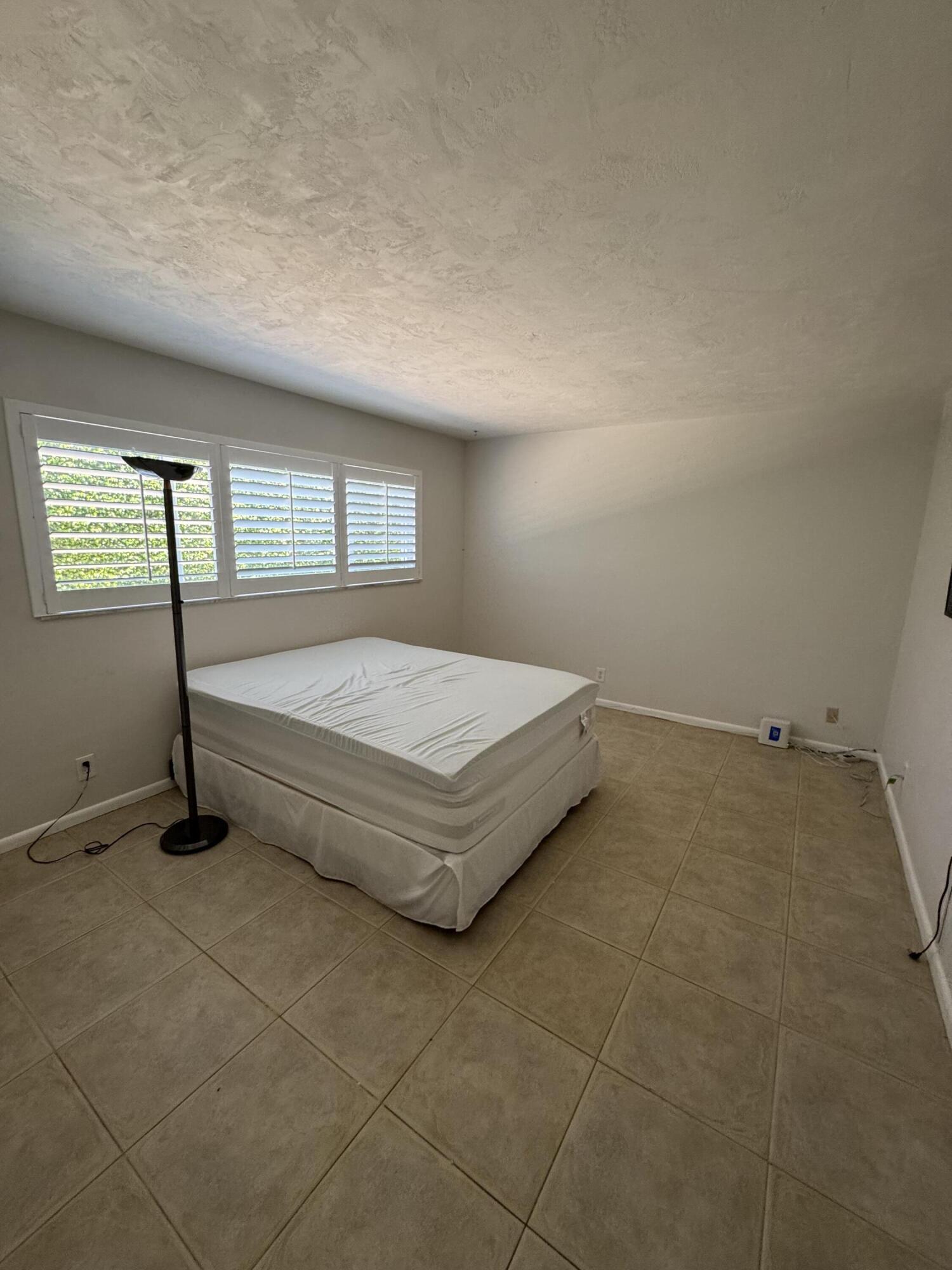 355 SE 7TH, Dania Beach FL 33004