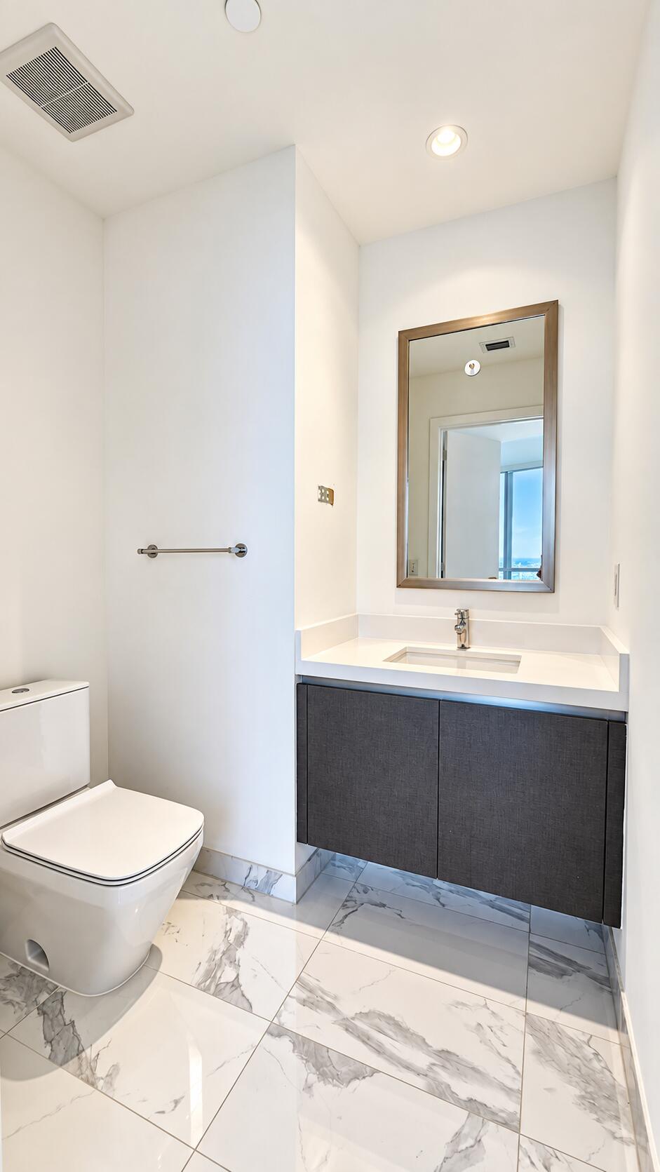 851 NE 1st #3502, Miami FL 33132