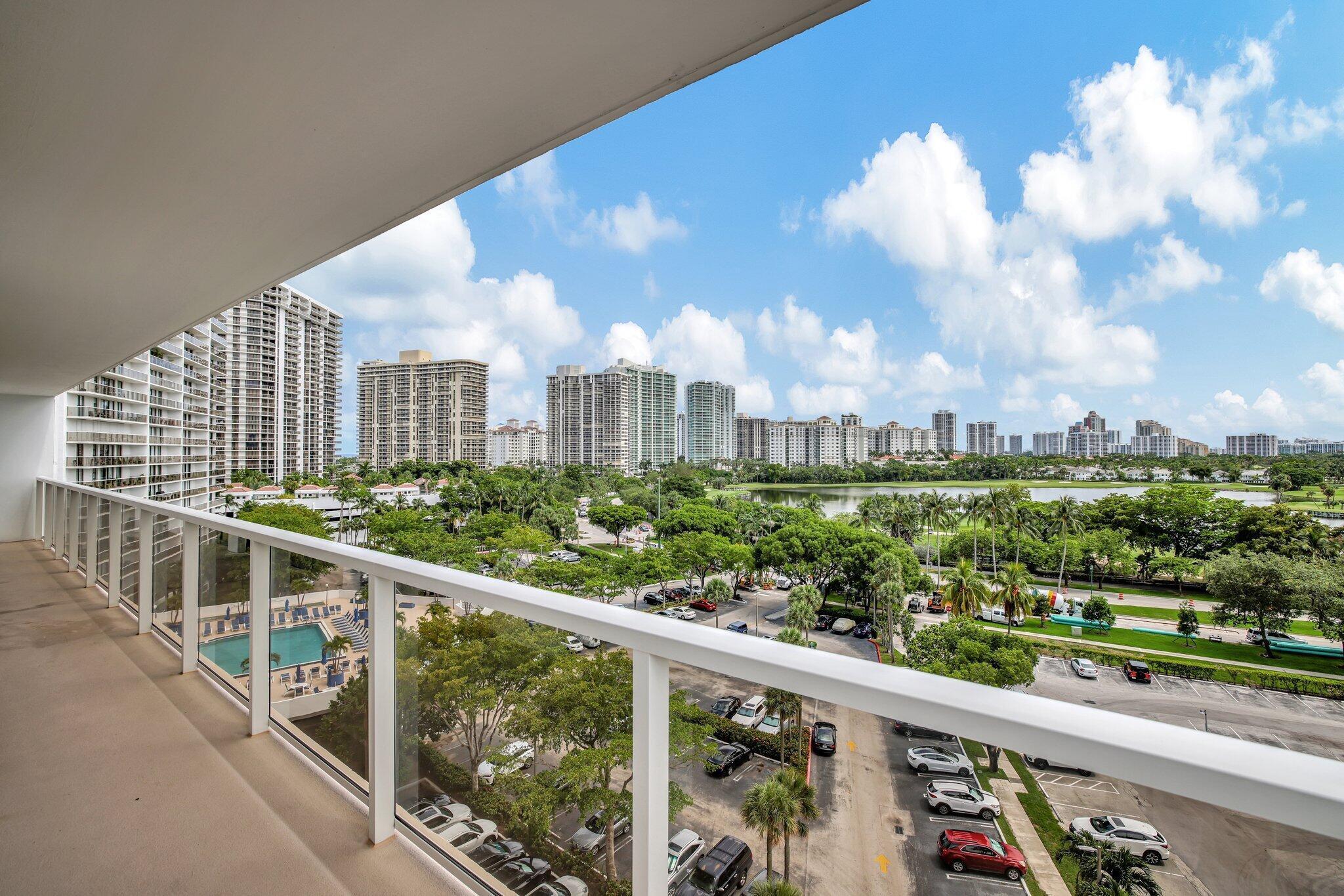 3701 N COUNTRY CLUB #907, Aventura FL 33180
