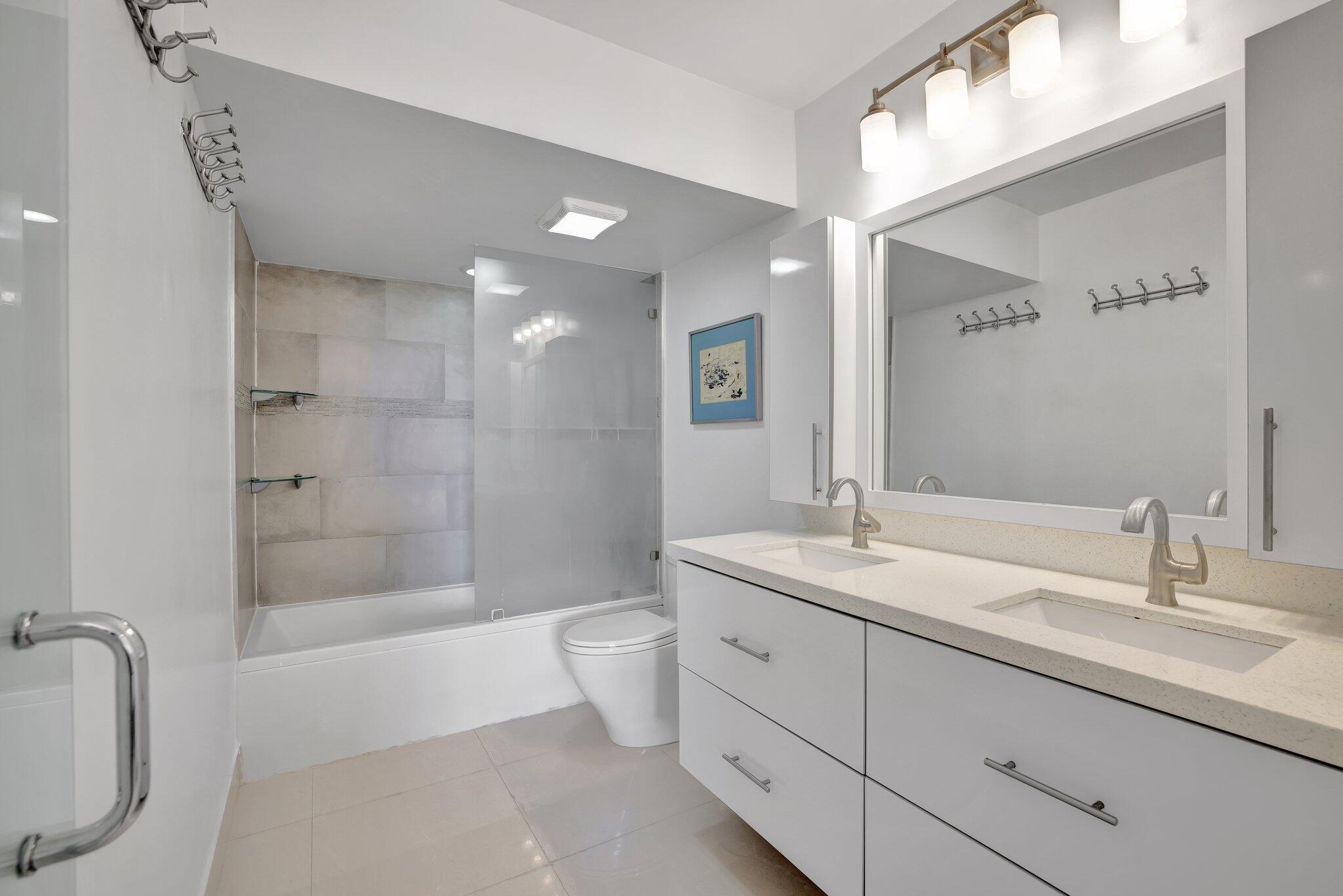 3701 N COUNTRY CLUB #907, Aventura FL 33180