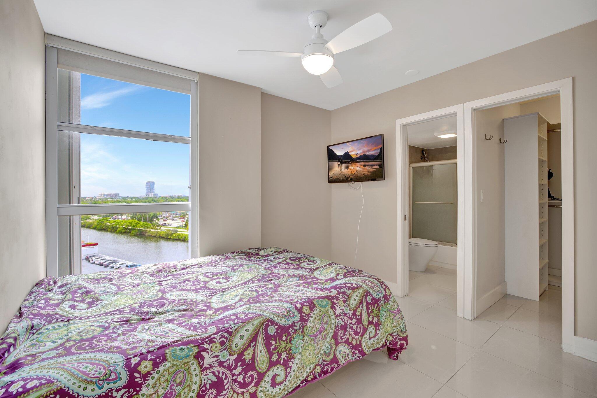 3701 N COUNTRY CLUB #907, Aventura FL 33180