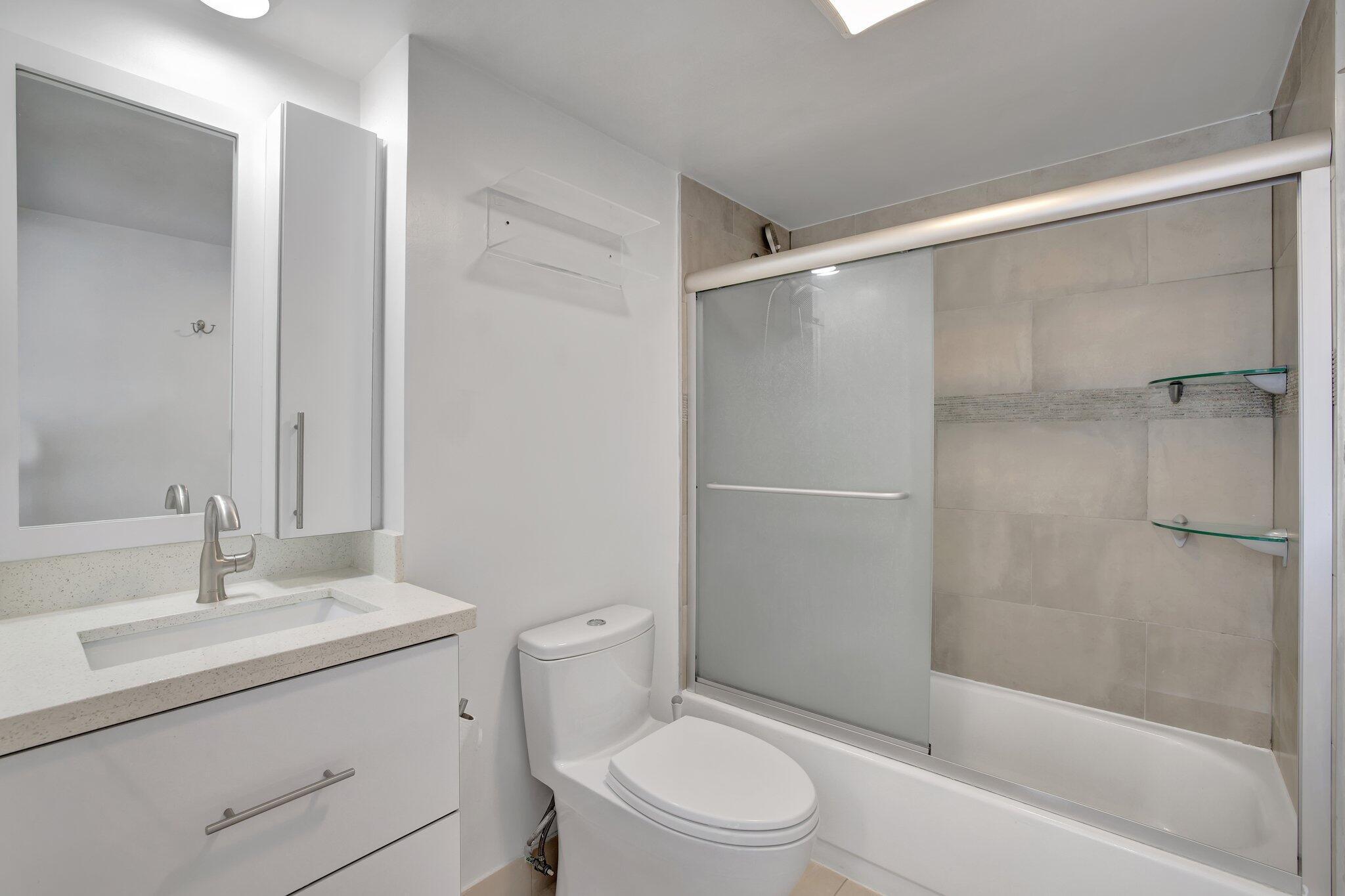 3701 N COUNTRY CLUB #907, Aventura FL 33180