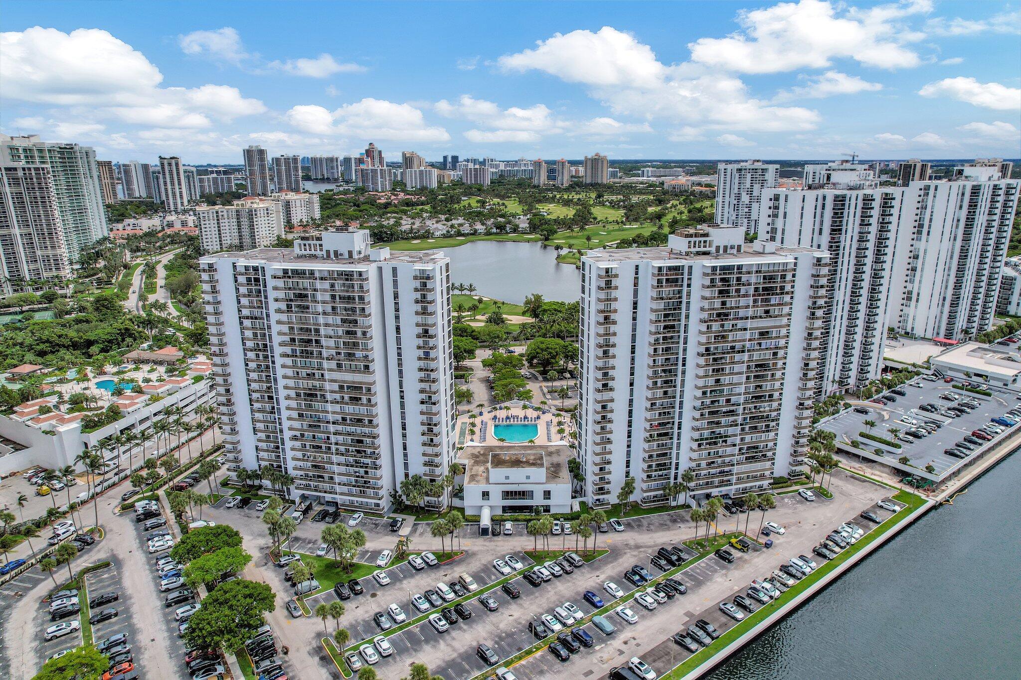 3701 N COUNTRY CLUB #907, Aventura FL 33180