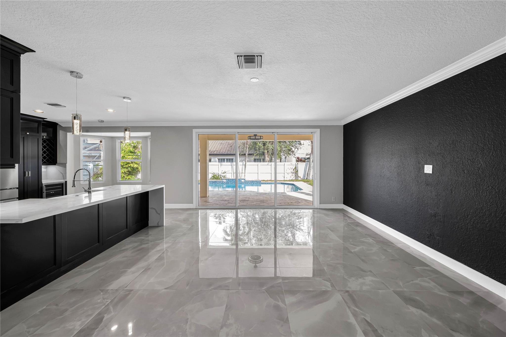 132 CAMERON, Weston FL 33326