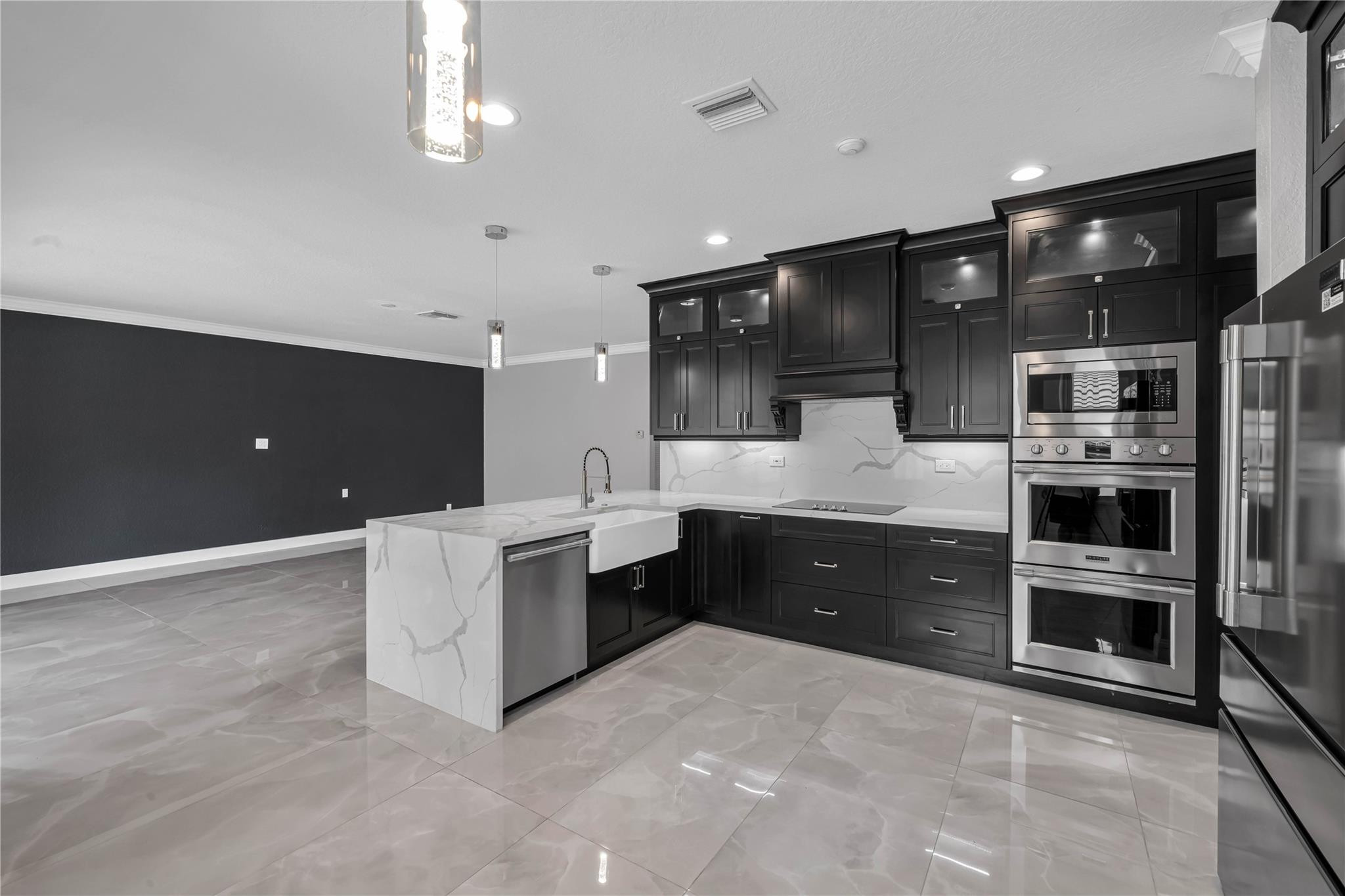 132 CAMERON, Weston FL 33326