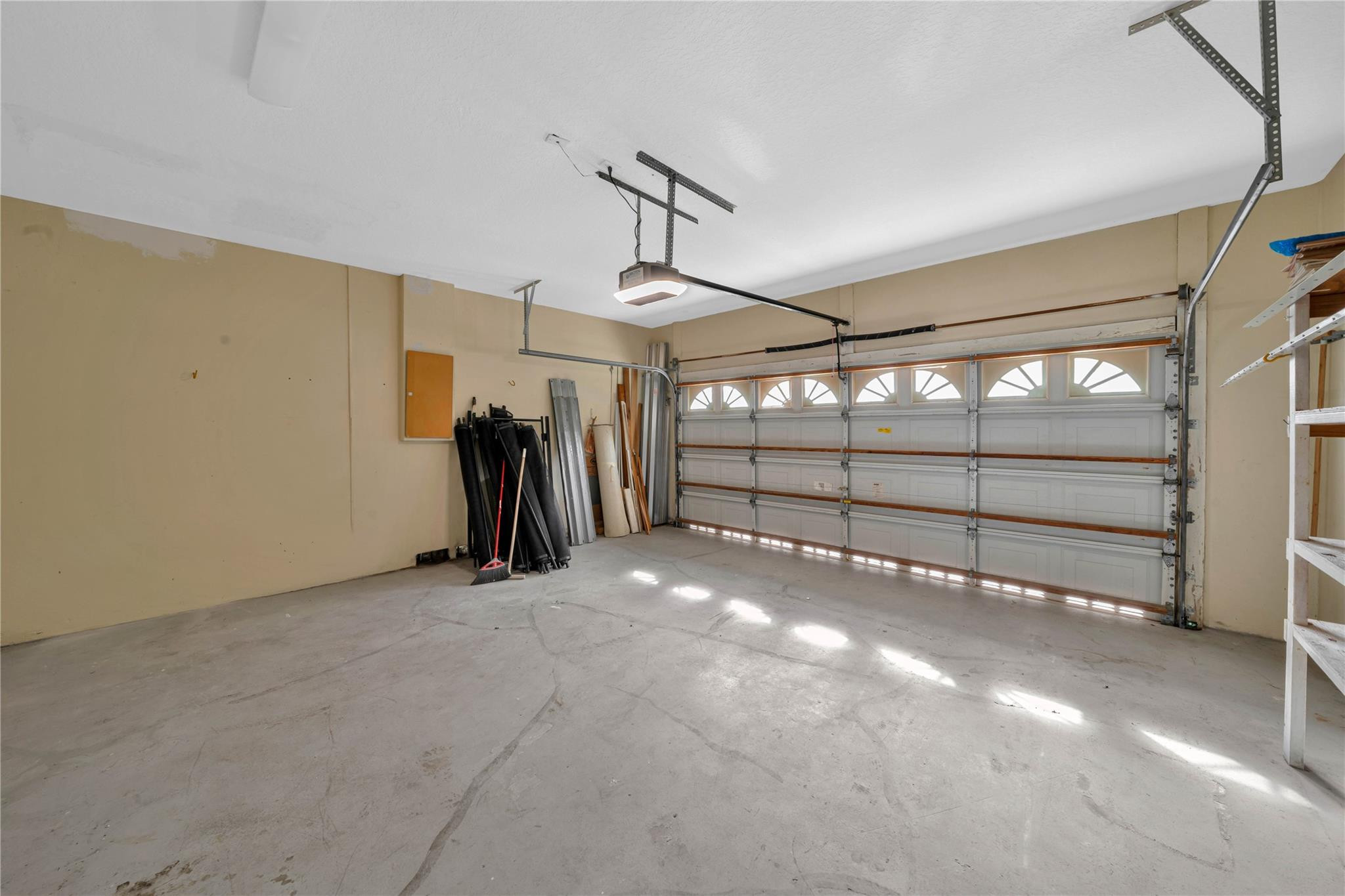 132 CAMERON, Weston FL 33326