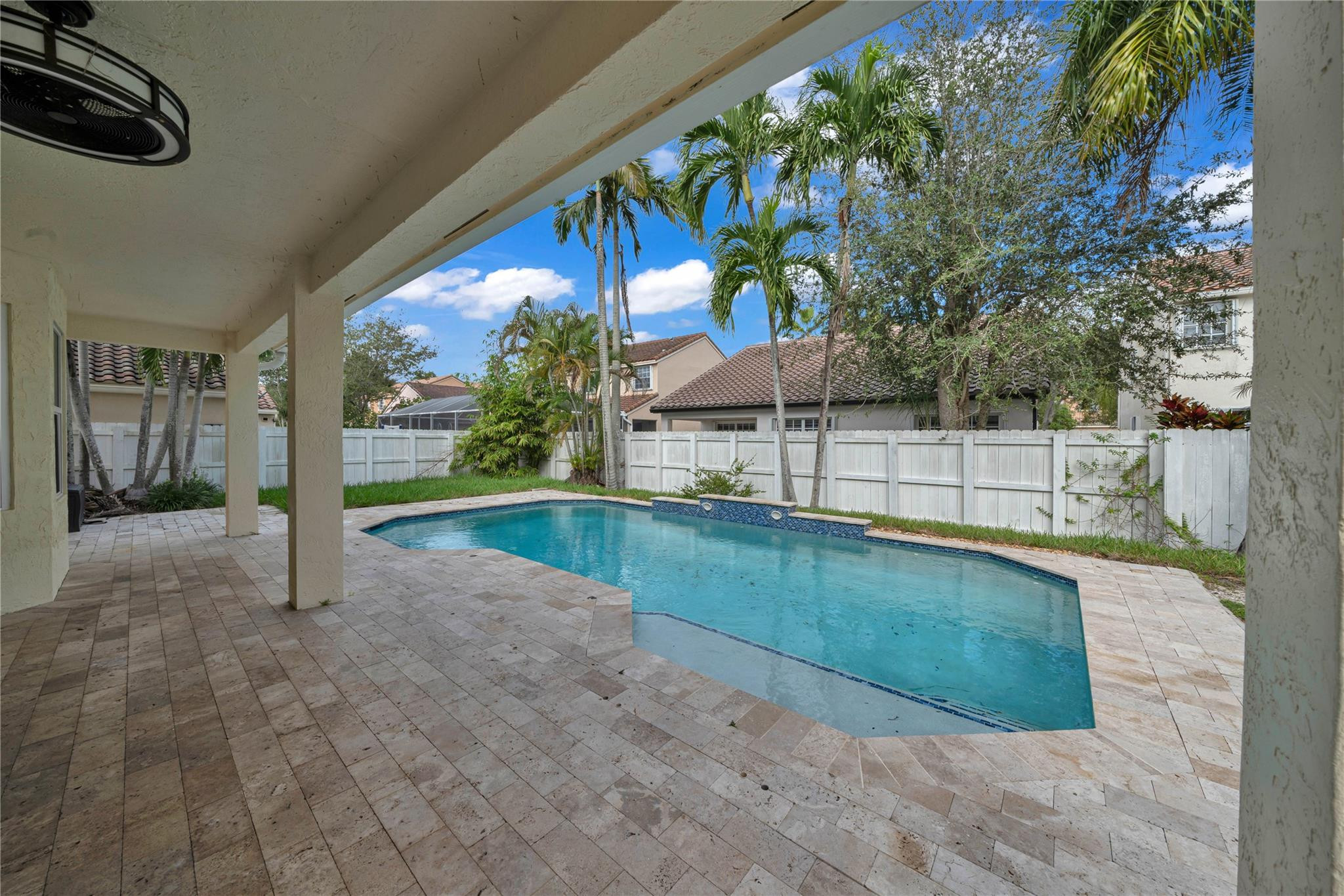 132 CAMERON, Weston FL 33326