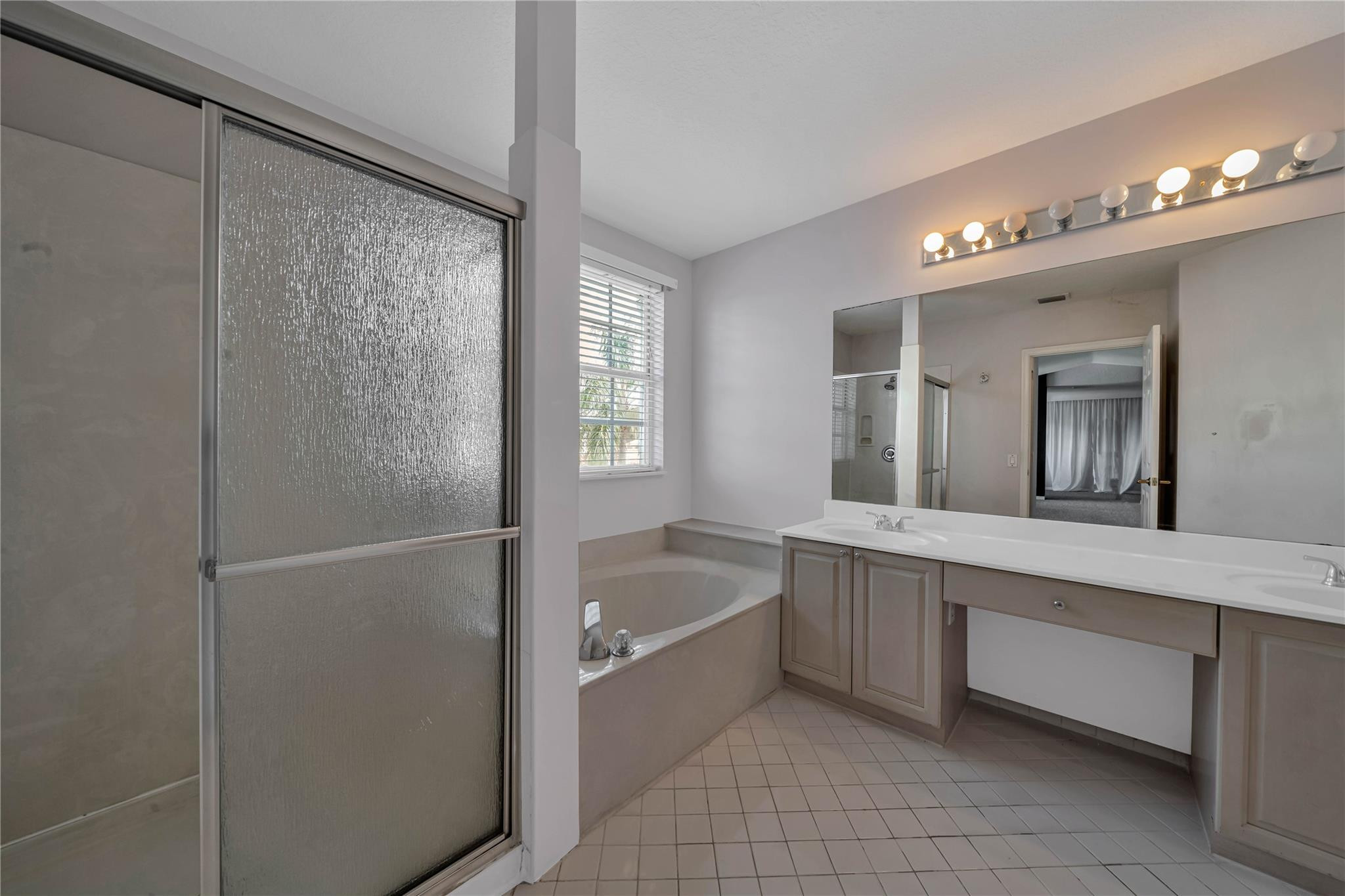 132 CAMERON, Weston FL 33326