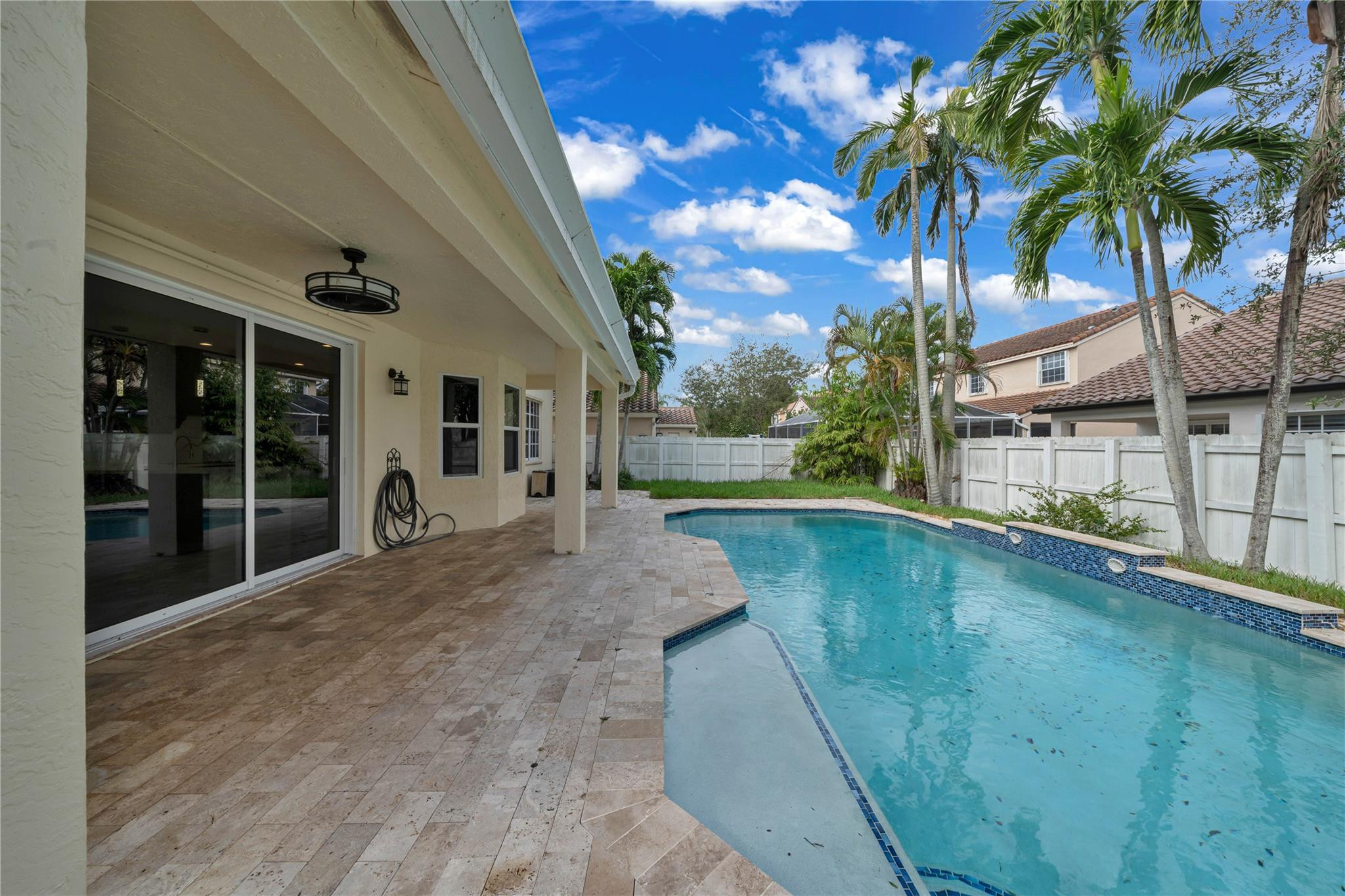 132 CAMERON, Weston FL 33326