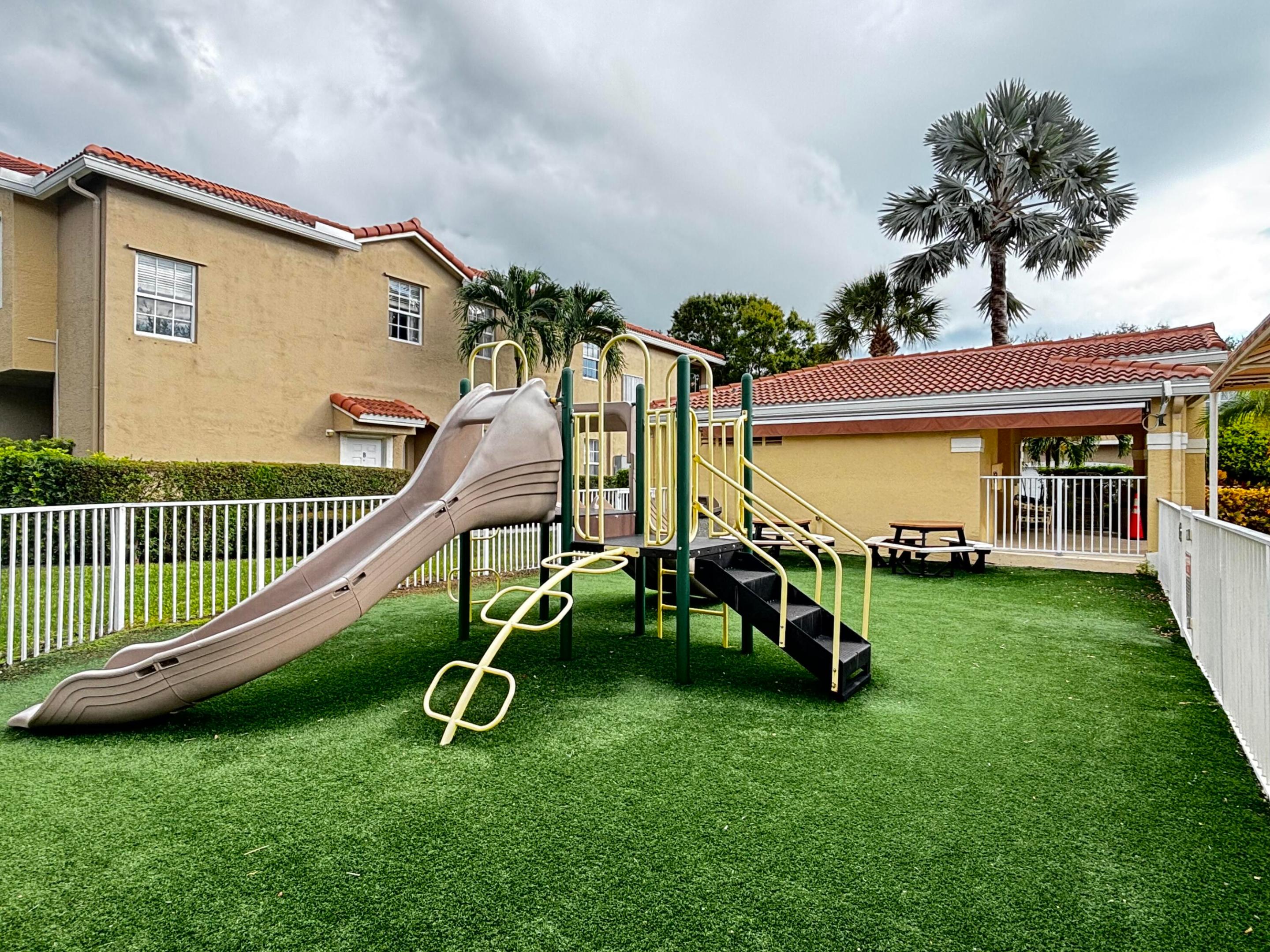 105 Lighthouse #H, Tequesta FL 33469