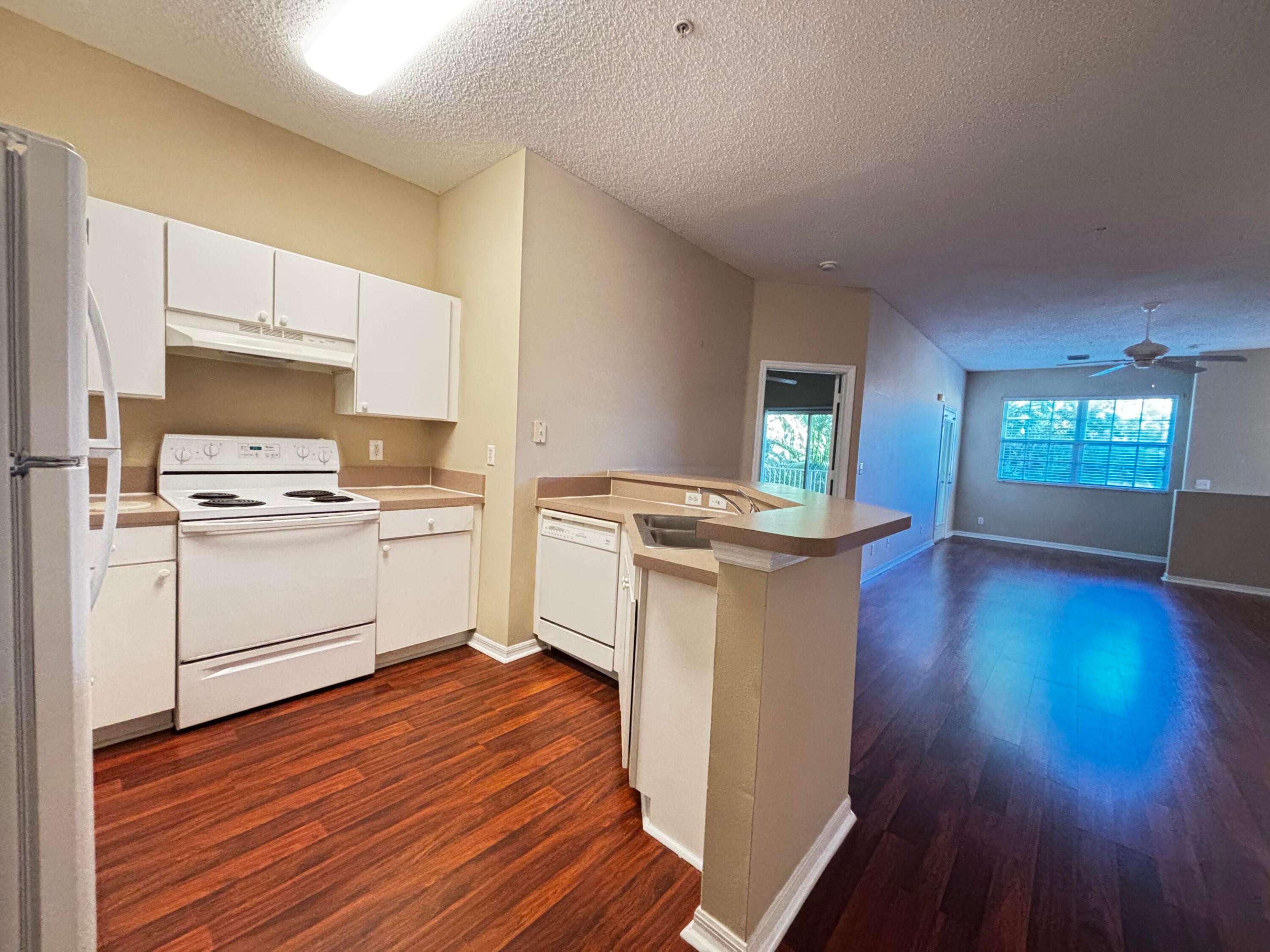105 Lighthouse #H, Tequesta FL 33469