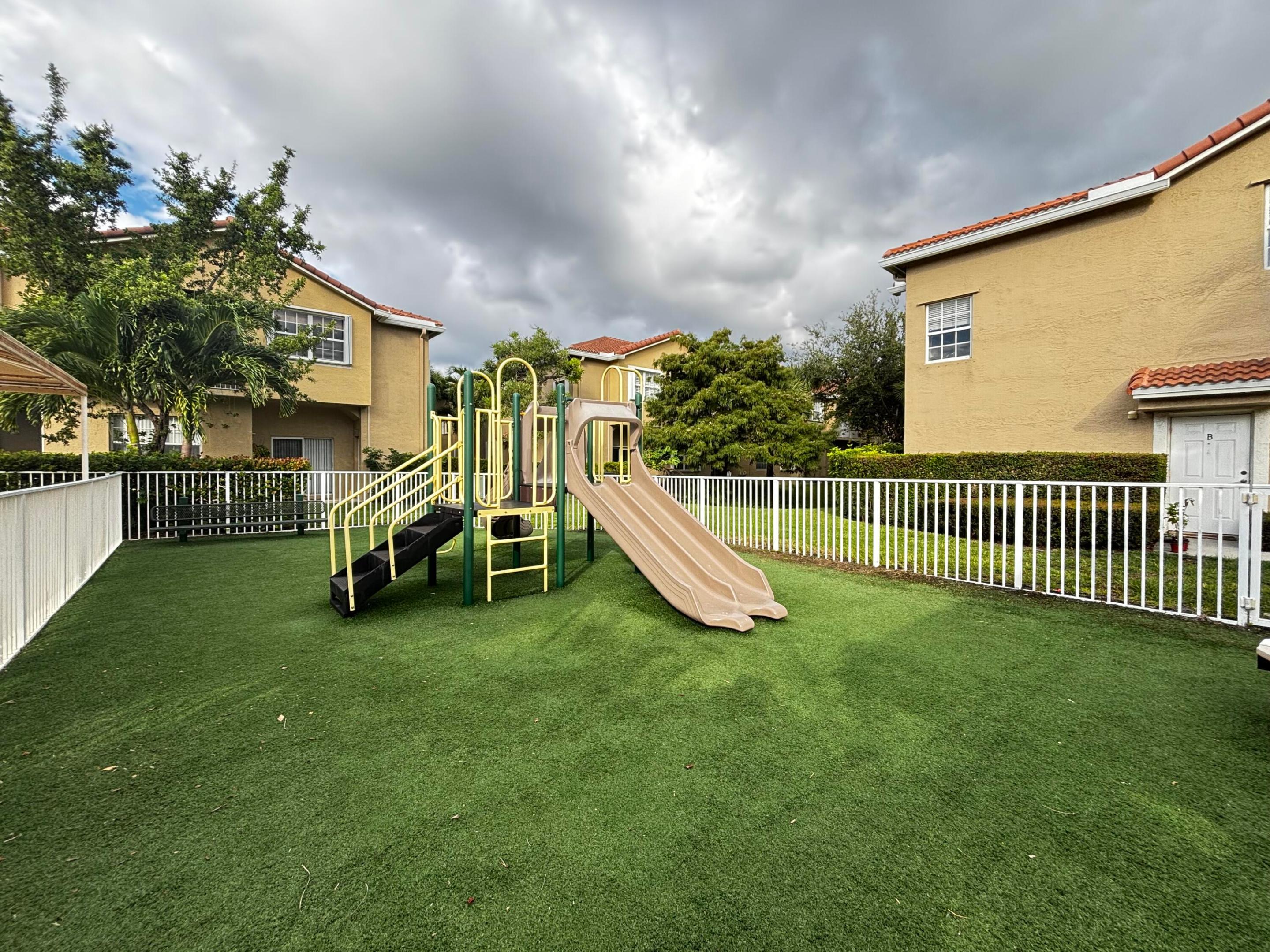 105 Lighthouse #H, Tequesta FL 33469