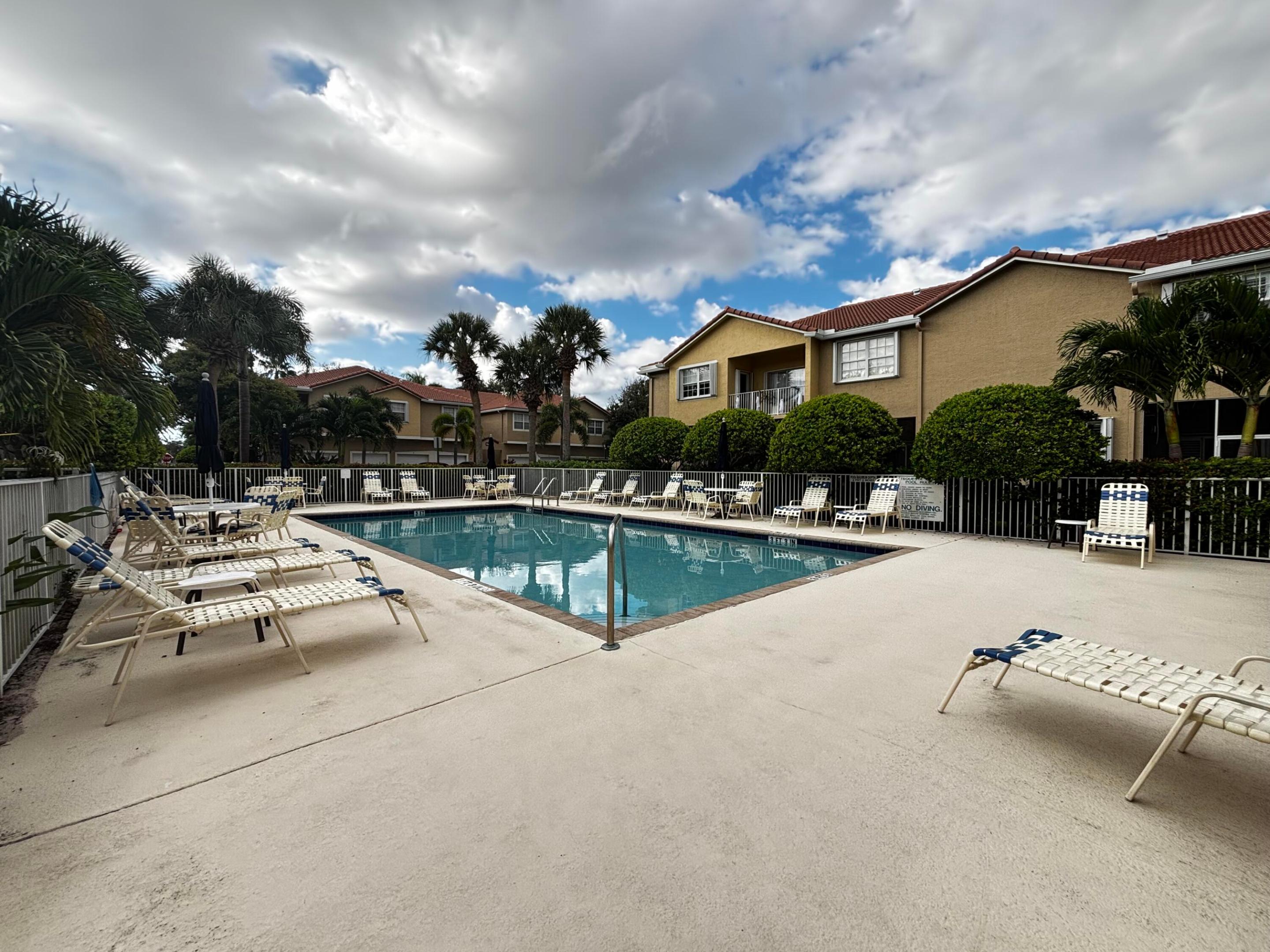 105 Lighthouse #H, Tequesta FL 33469