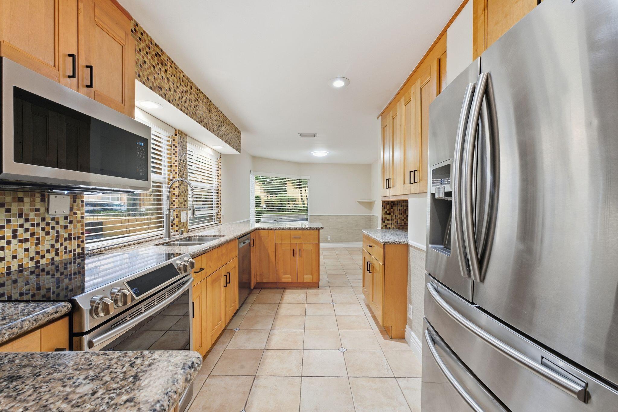 11375 Lakeview #68-U, Coral Springs FL 33071