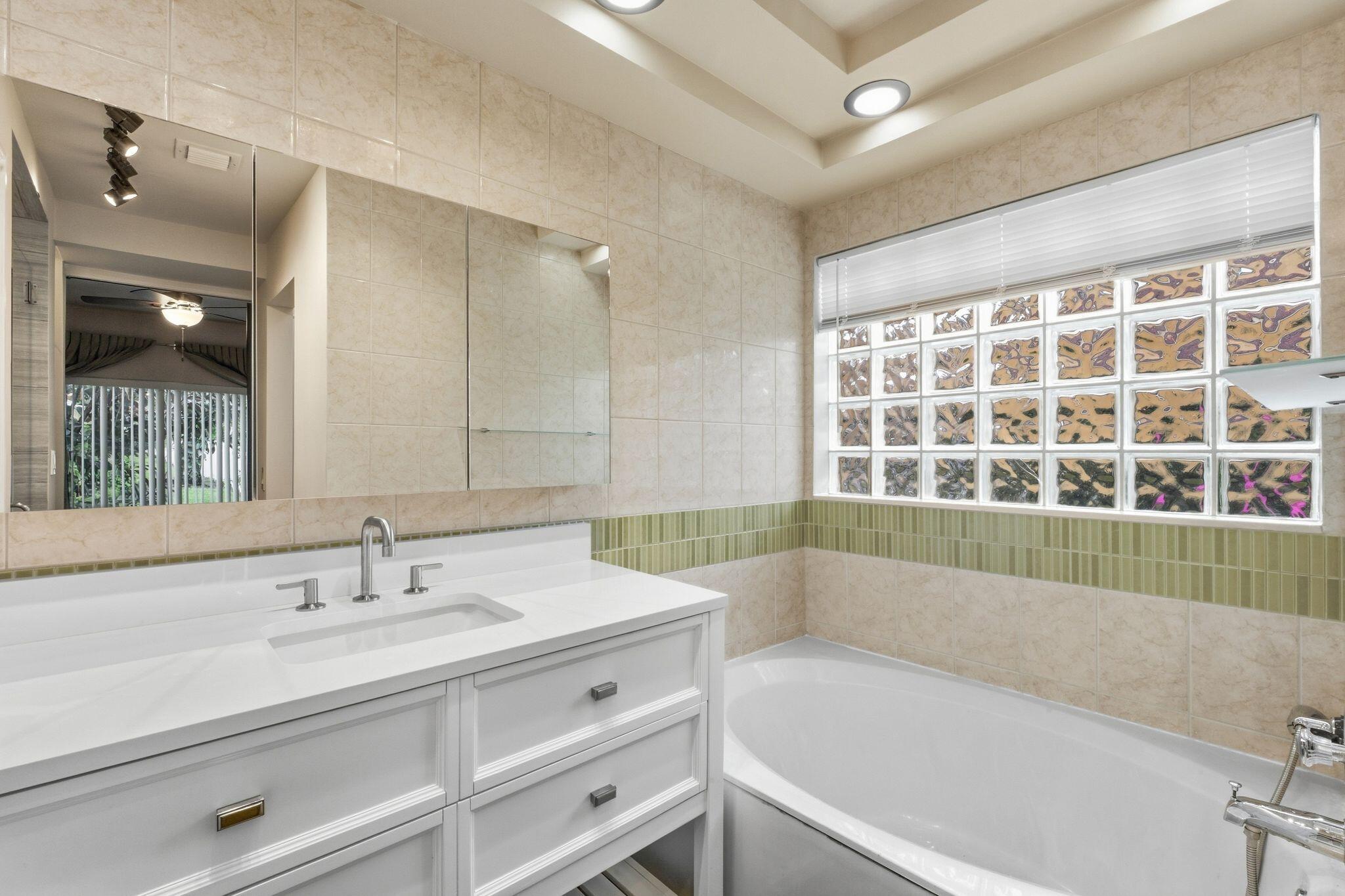 11375 Lakeview #68-U, Coral Springs FL 33071