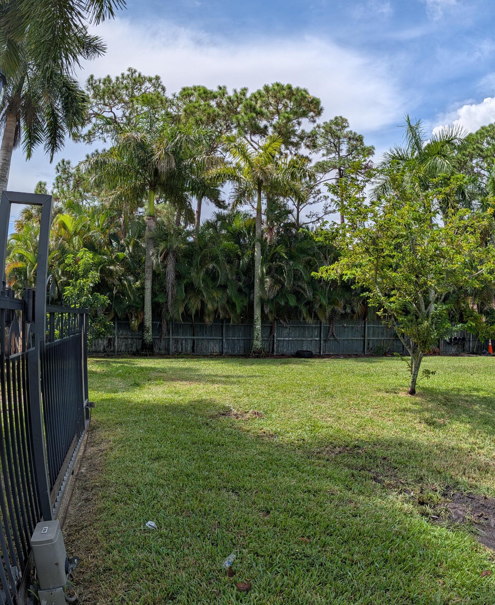 1215 N HAVERHILL, Haverhill FL 33417