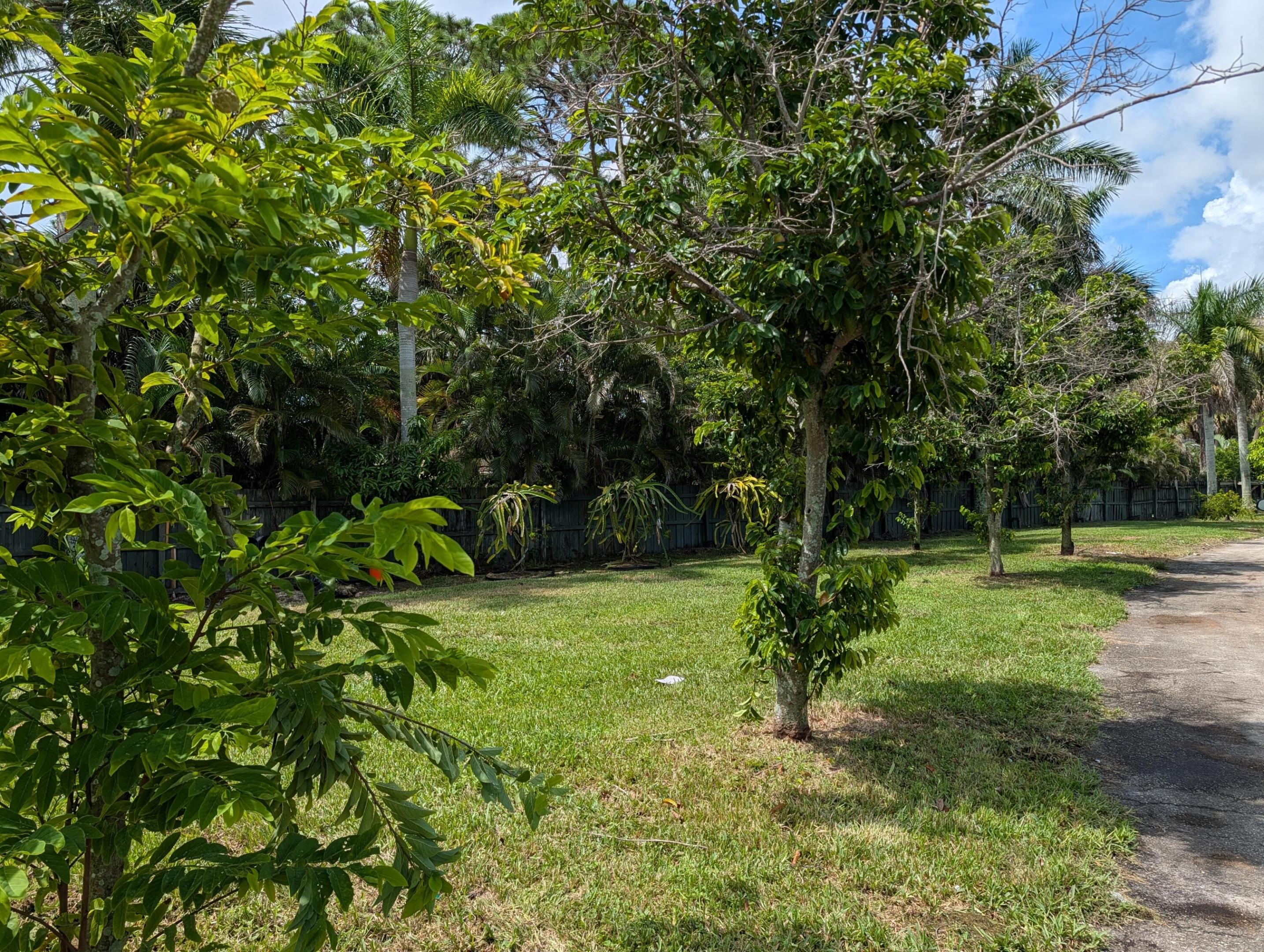 1215 N HAVERHILL, Haverhill FL 33417