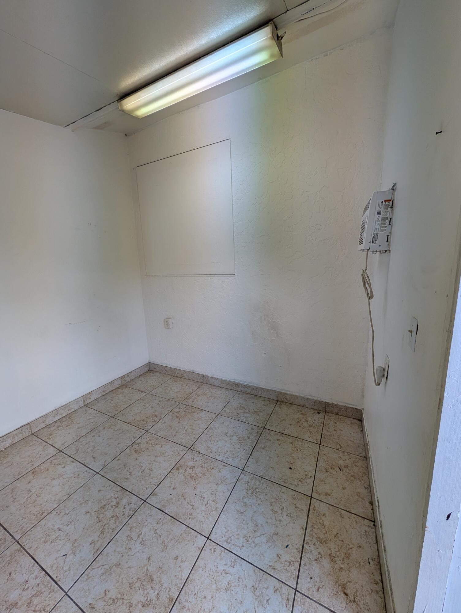 1215 N HAVERHILL, Haverhill FL 33417