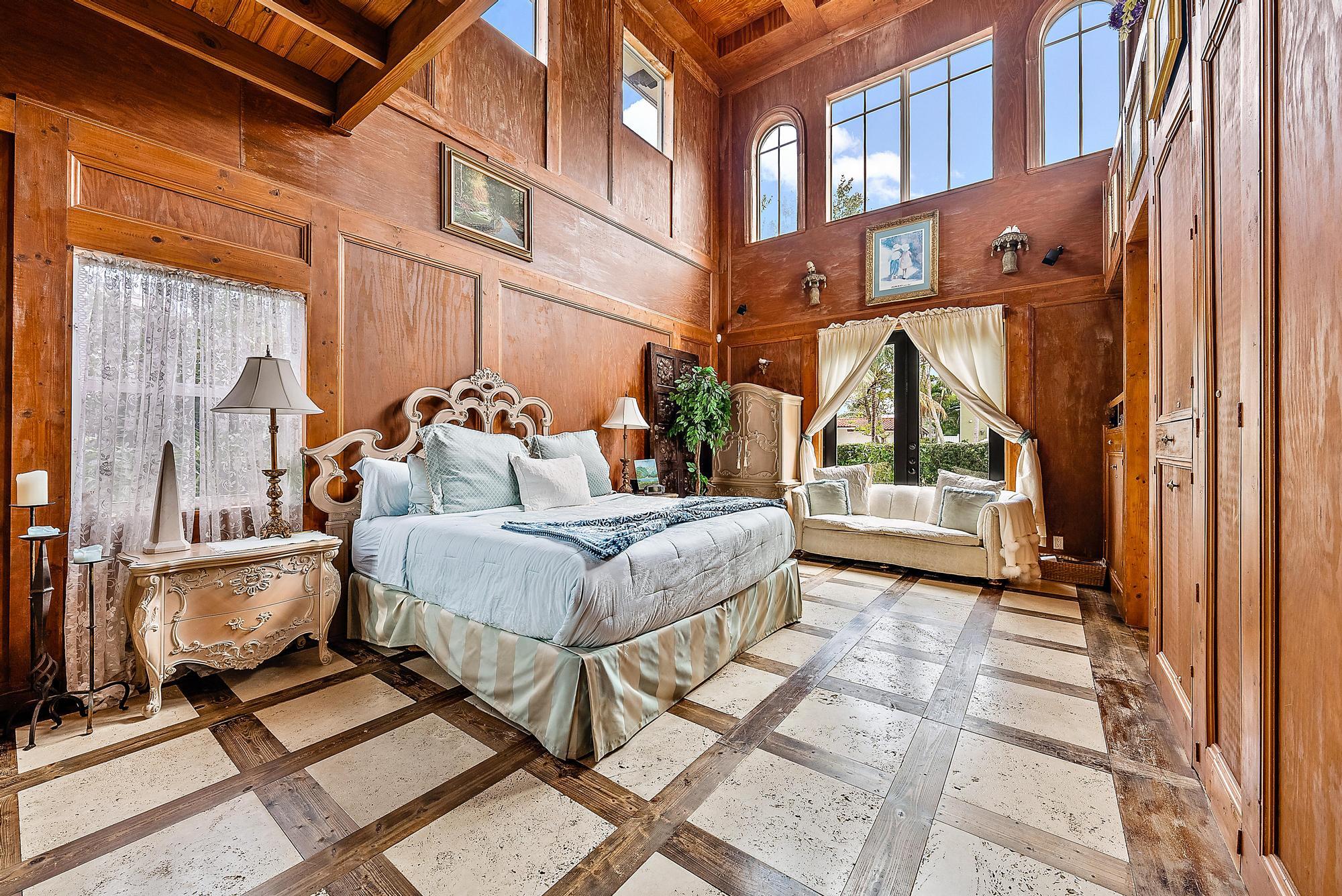 245 ARLINGTON, West Palm Beach FL 33405