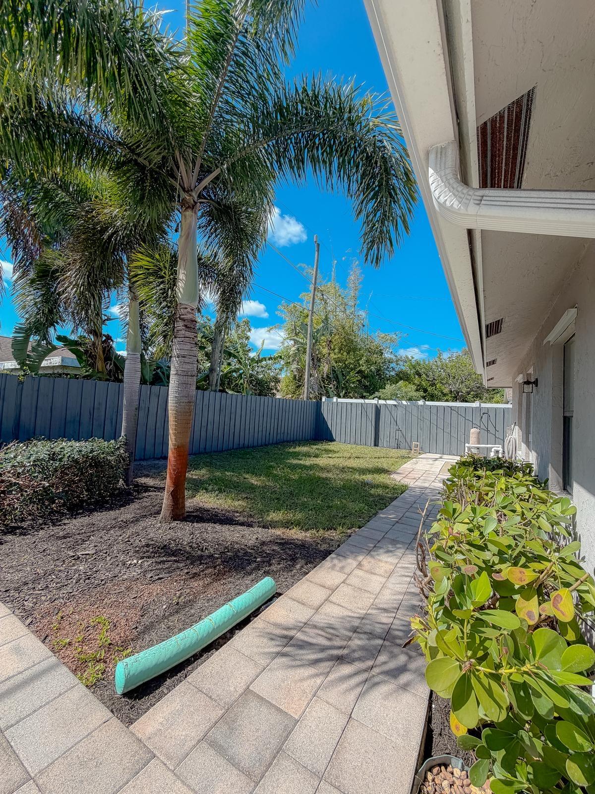 1007 WYNNDALE, Lantana FL 33462
