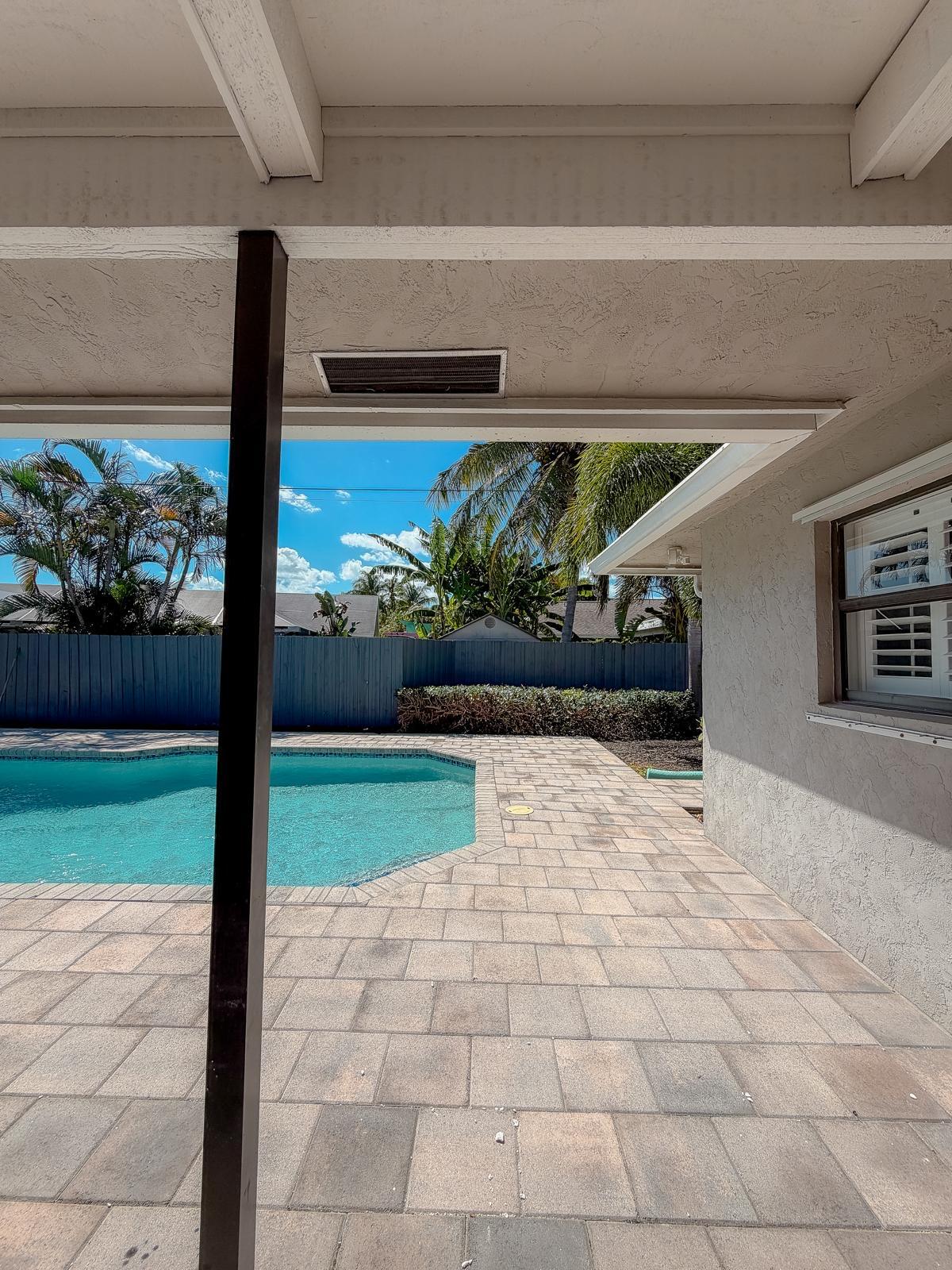 1007 WYNNDALE, Lantana FL 33462