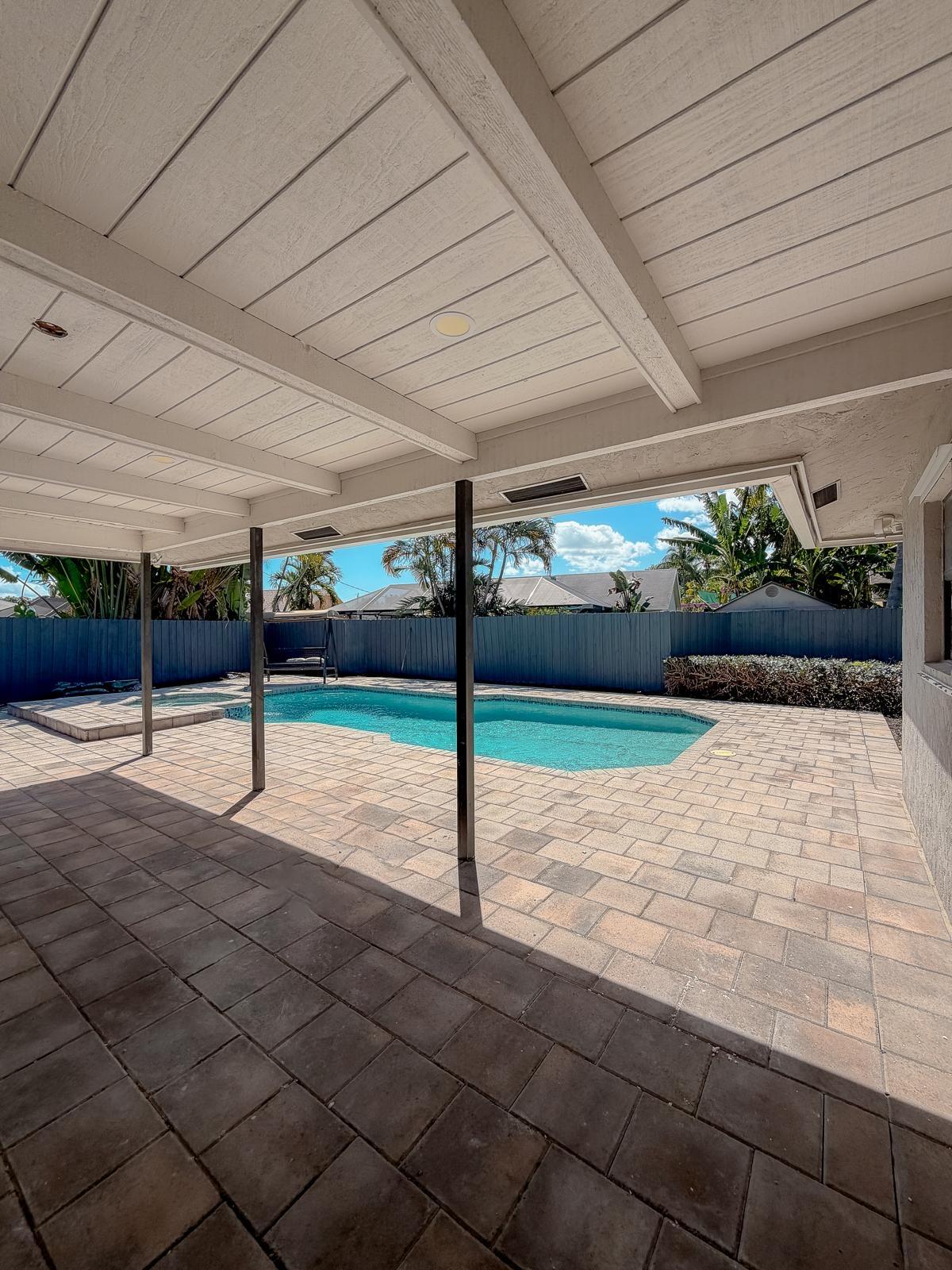 1007 WYNNDALE, Lantana FL 33462