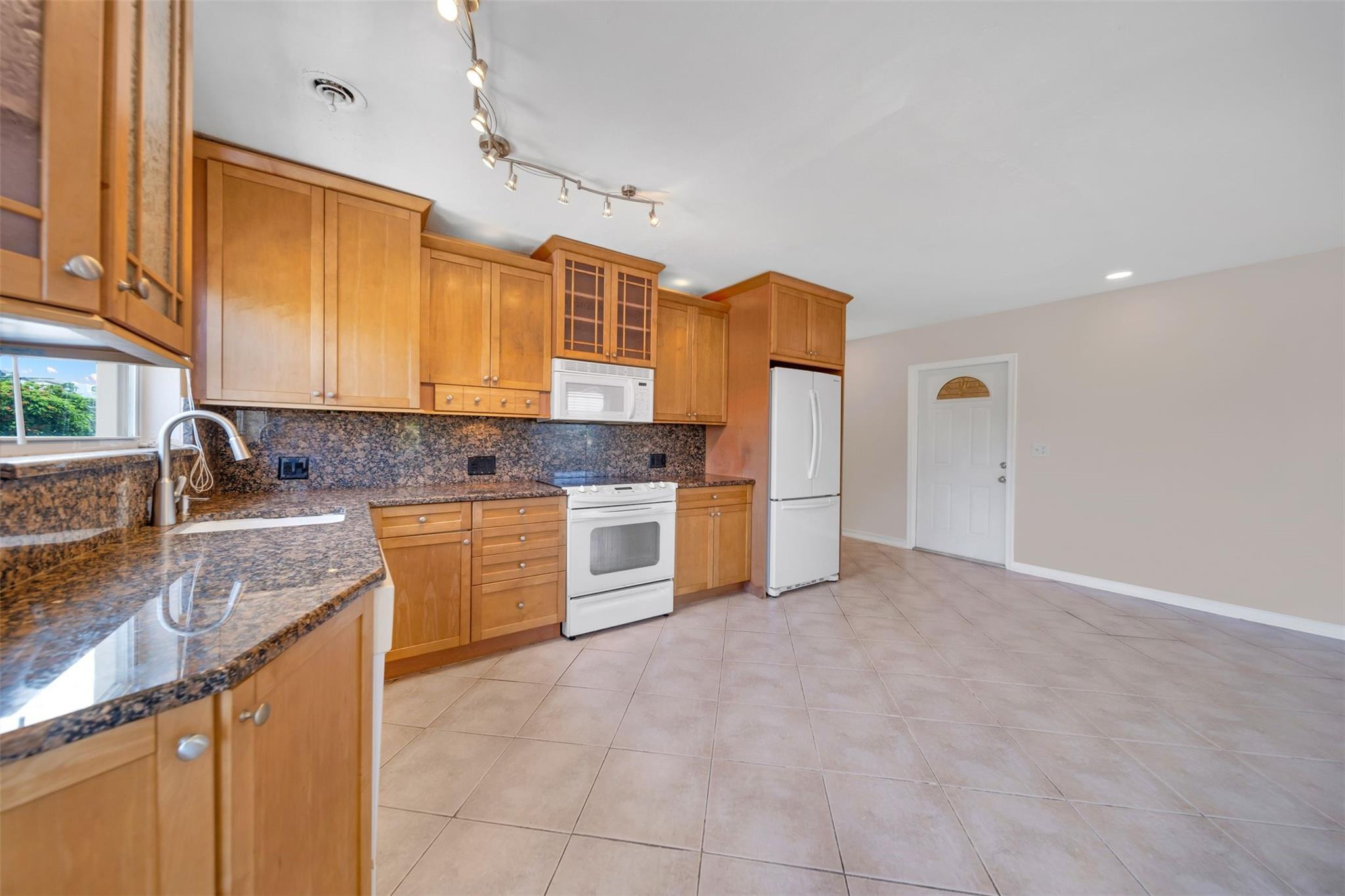 2591 NE 55TH #208, Fort Lauderdale FL 33308