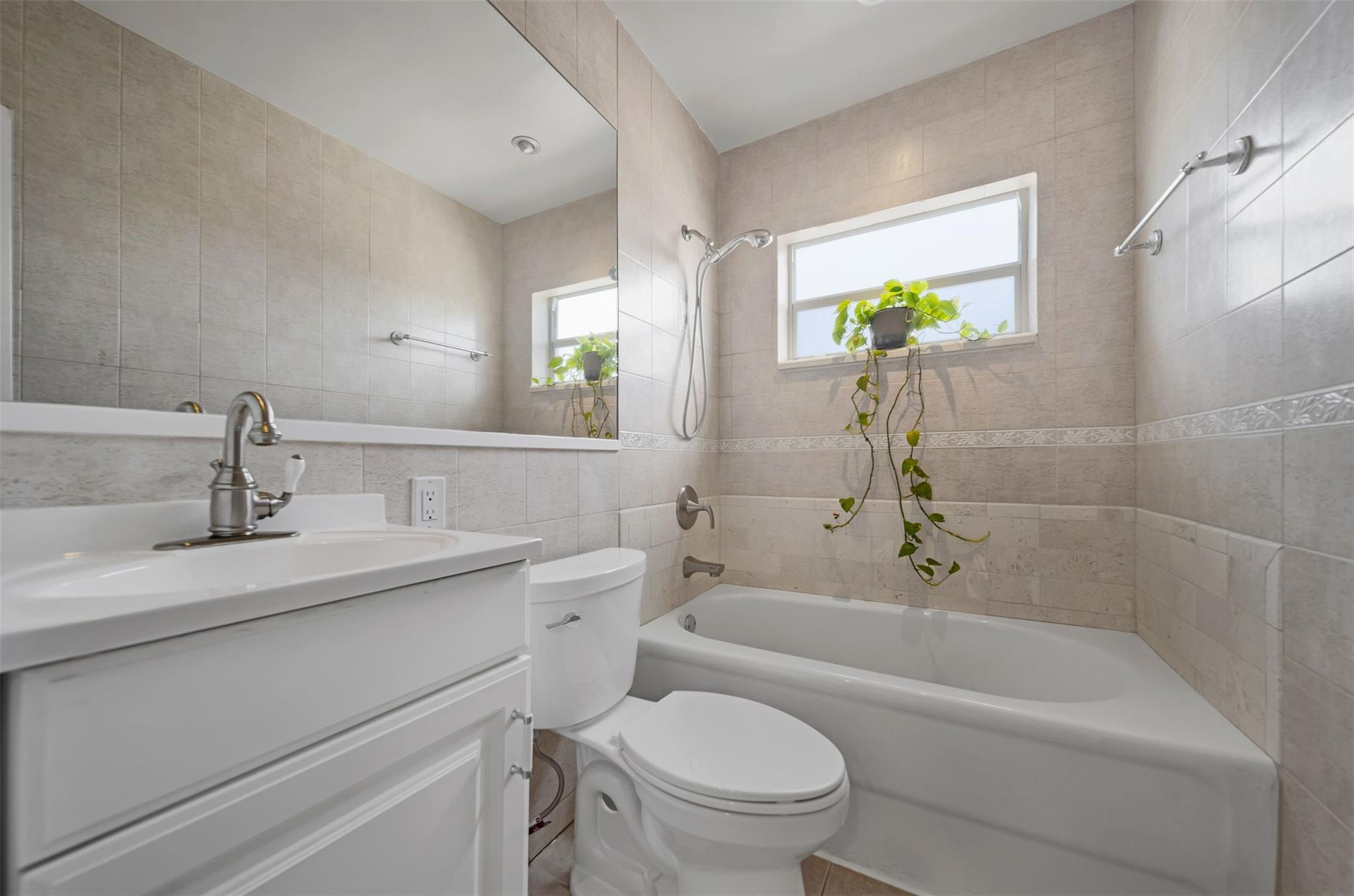2591 NE 55TH #208, Fort Lauderdale FL 33308