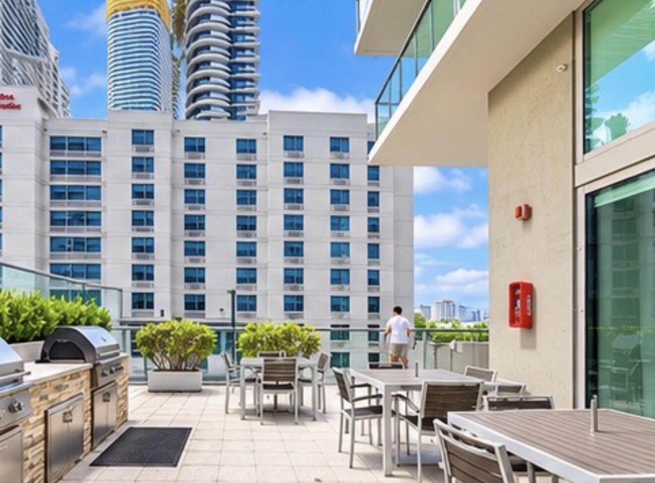 1111 SW 1st #2823-N, Miami FL 33130