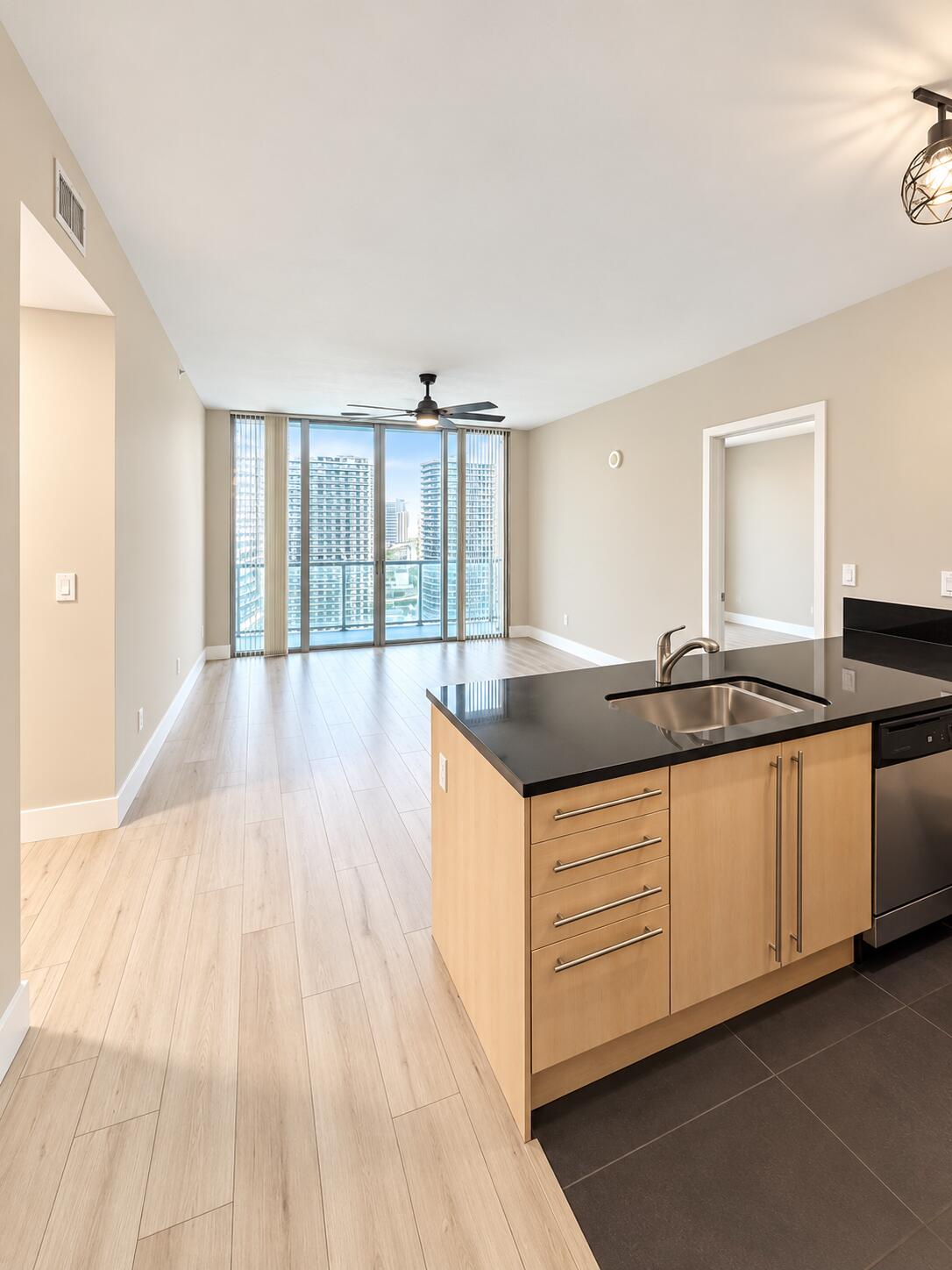 1111 SW 1st #2823-N, Miami FL 33130