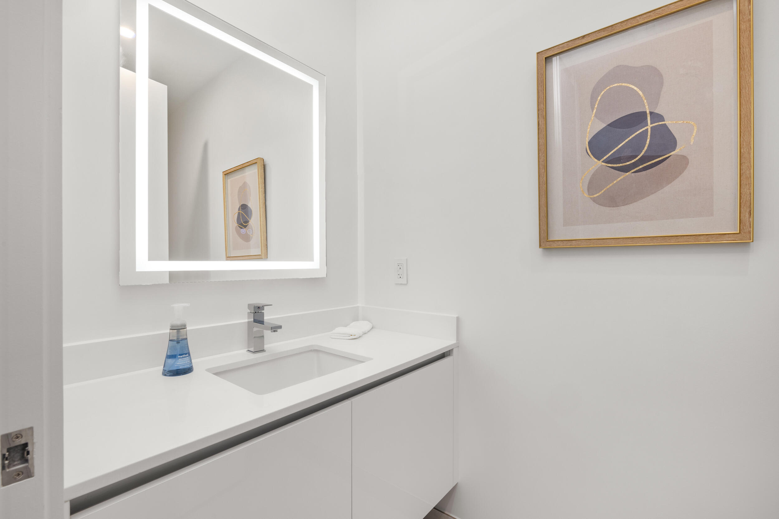 220 Lake Shore #704, Lake Park FL 33403