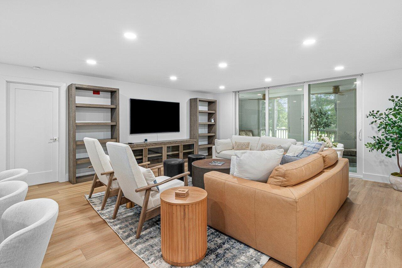 7370 ORANGEWOOD #202, Boca Raton FL 33433