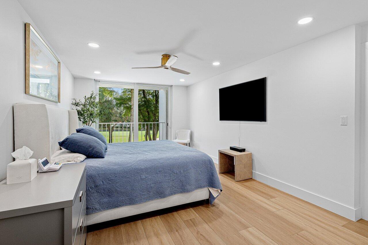 7370 ORANGEWOOD #202, Boca Raton FL 33433