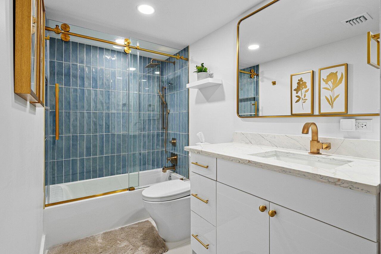 7370 ORANGEWOOD #202, Boca Raton FL 33433