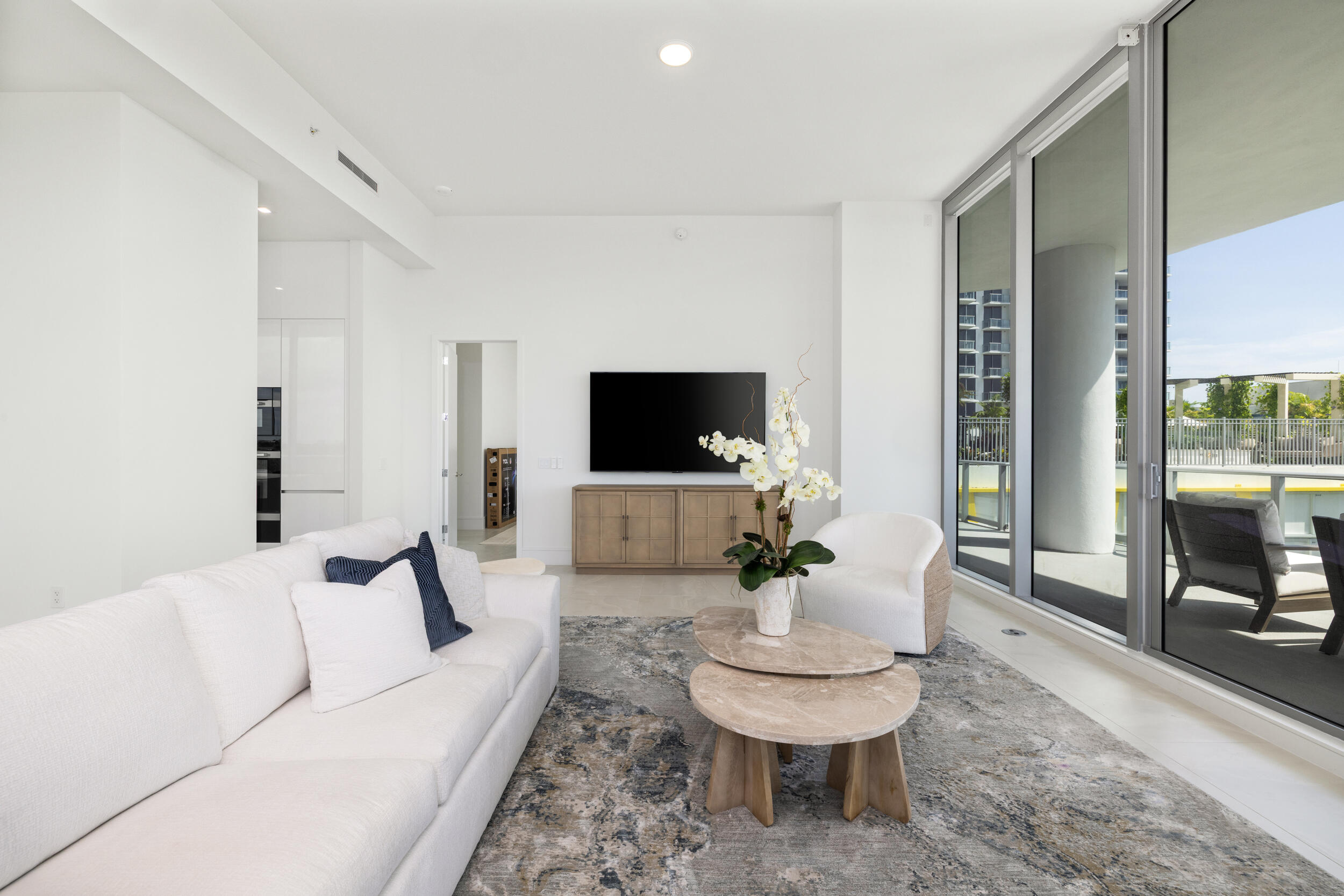 220 LAKE SHORE #612, West Palm Beach FL 33403
