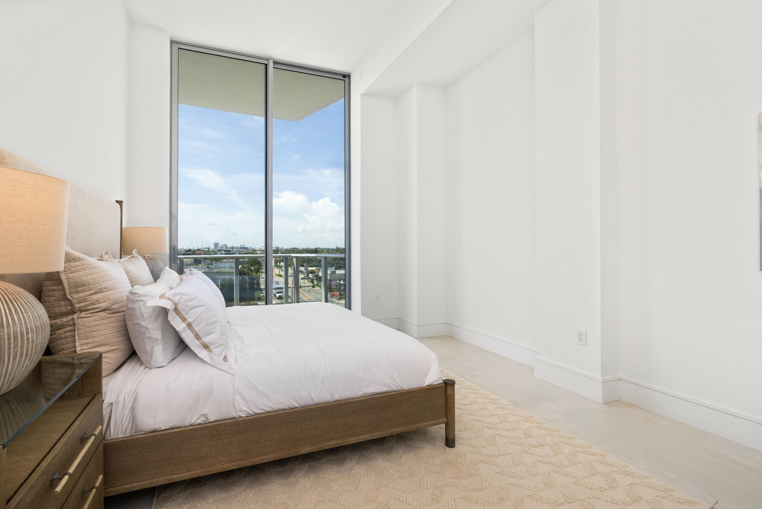 220 LAKE SHORE #612, West Palm Beach FL 33403