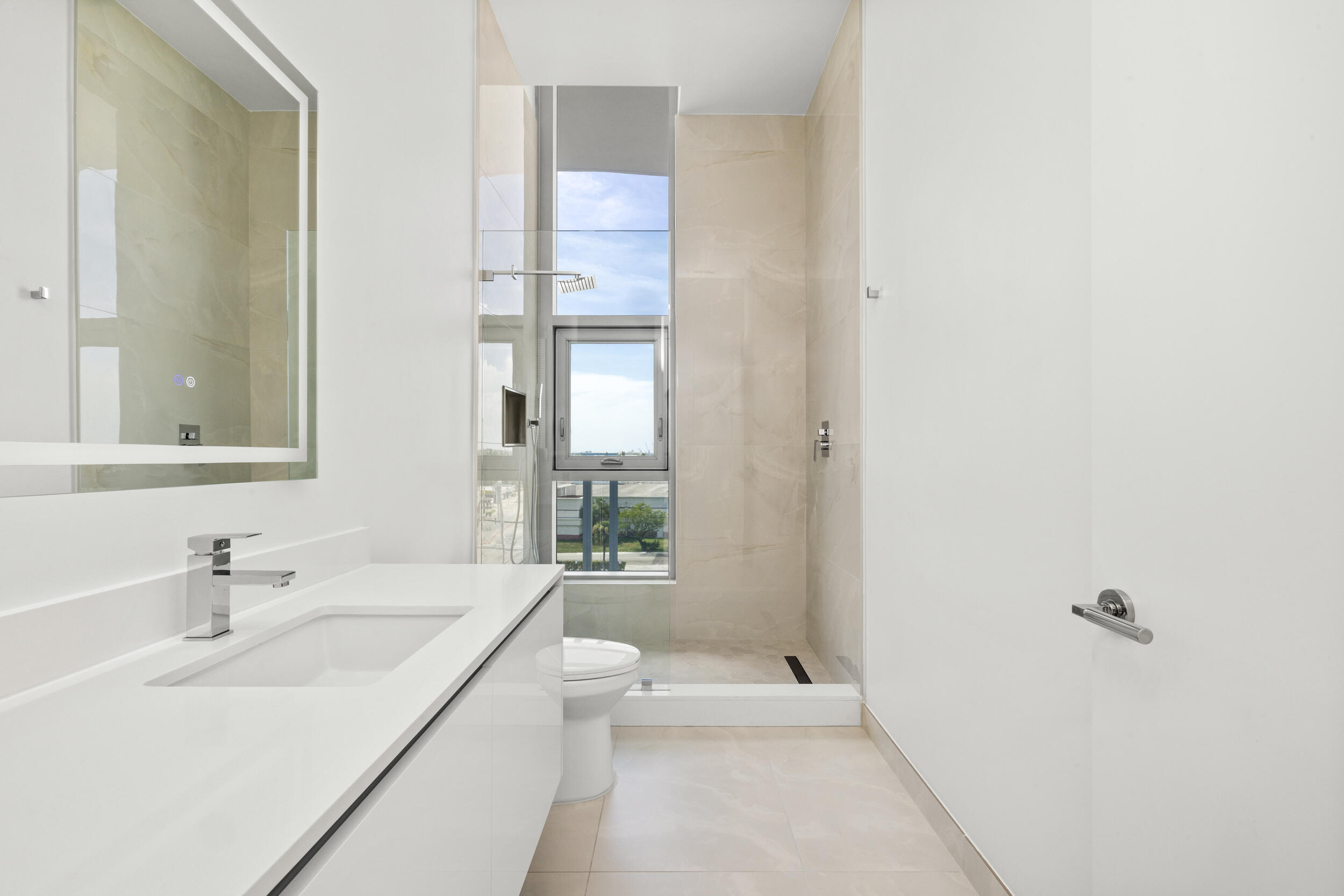 220 LAKE SHORE #612, West Palm Beach FL 33403