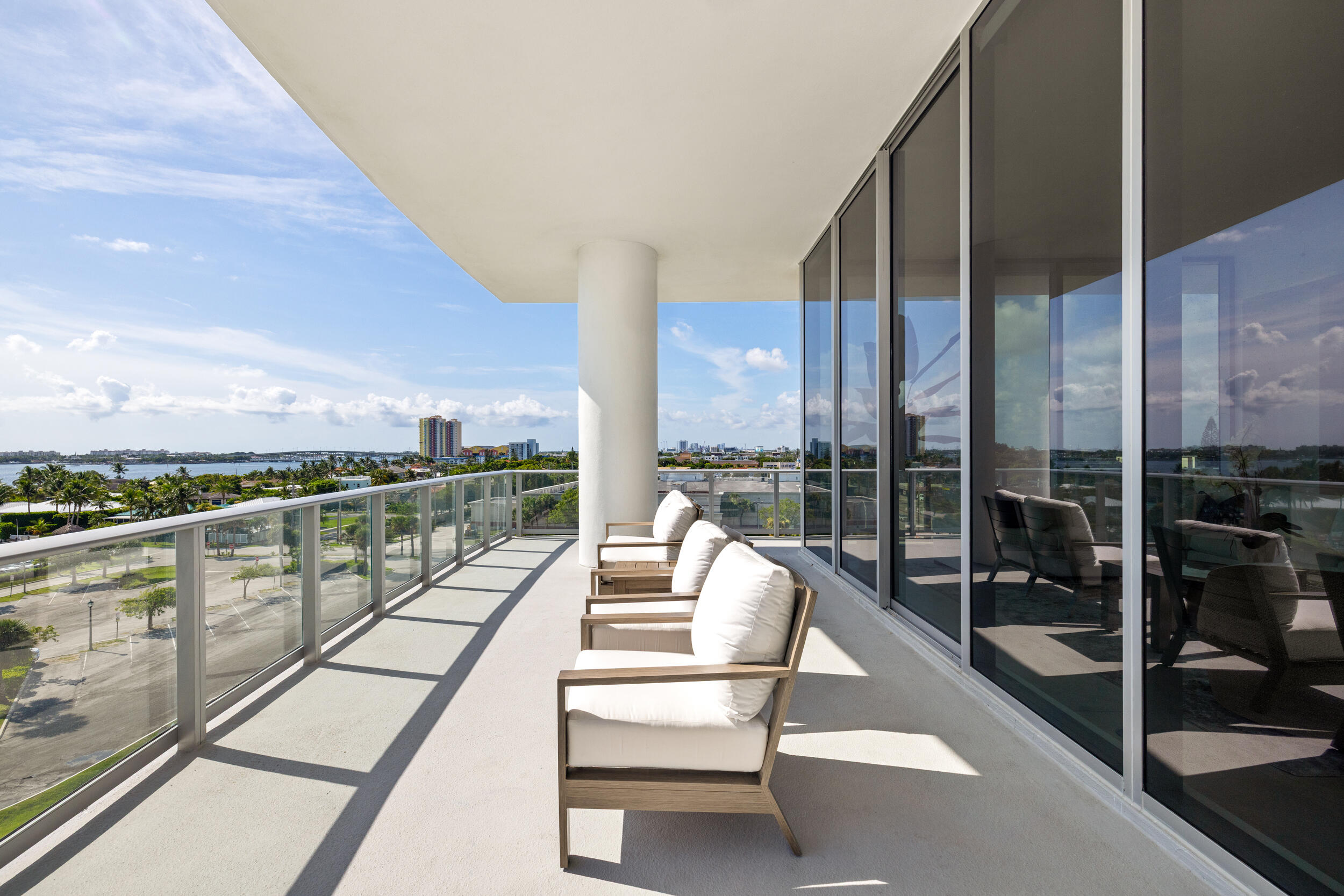 220 LAKE SHORE #612, West Palm Beach FL 33403