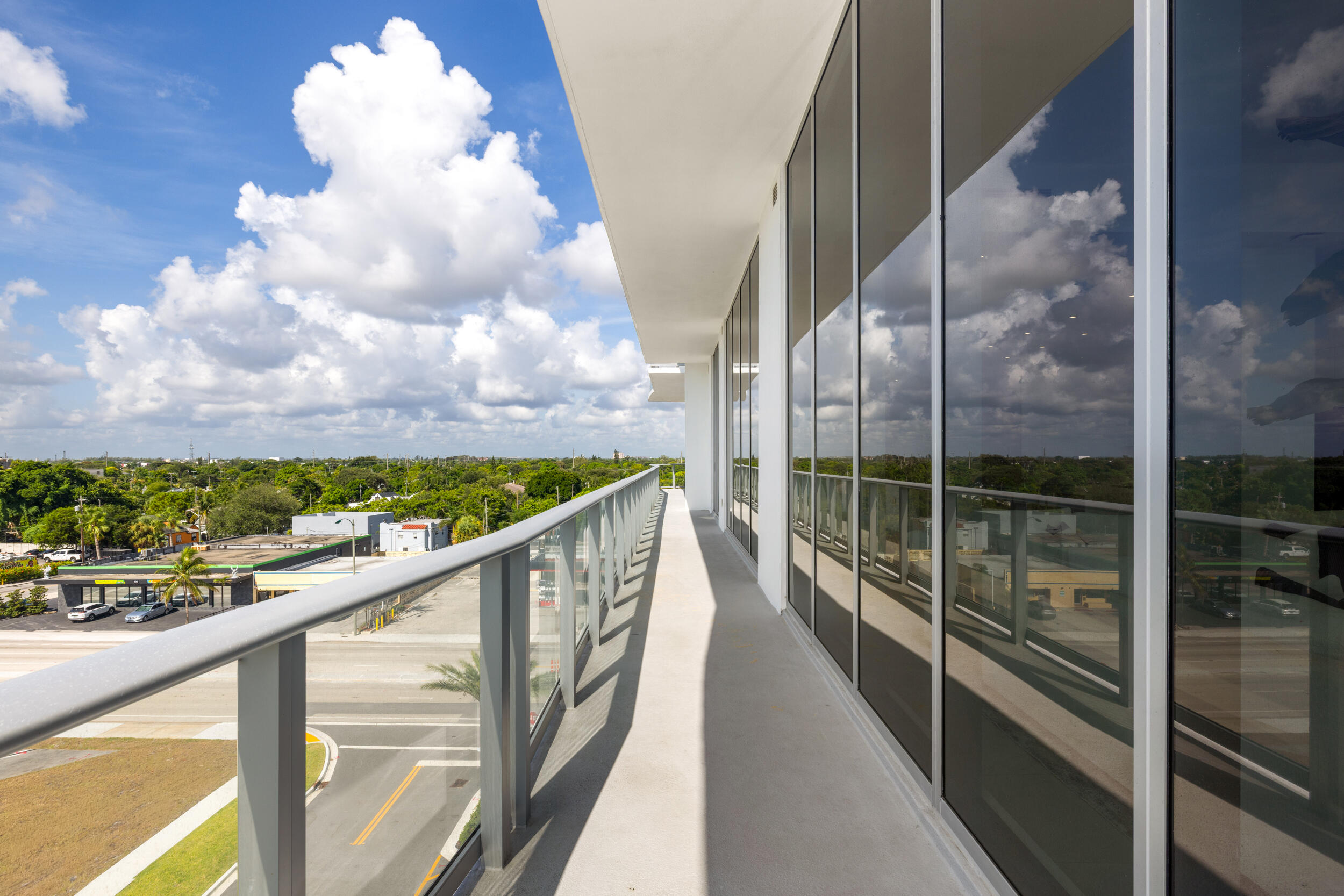 220 LAKE SHORE #612, West Palm Beach FL 33403