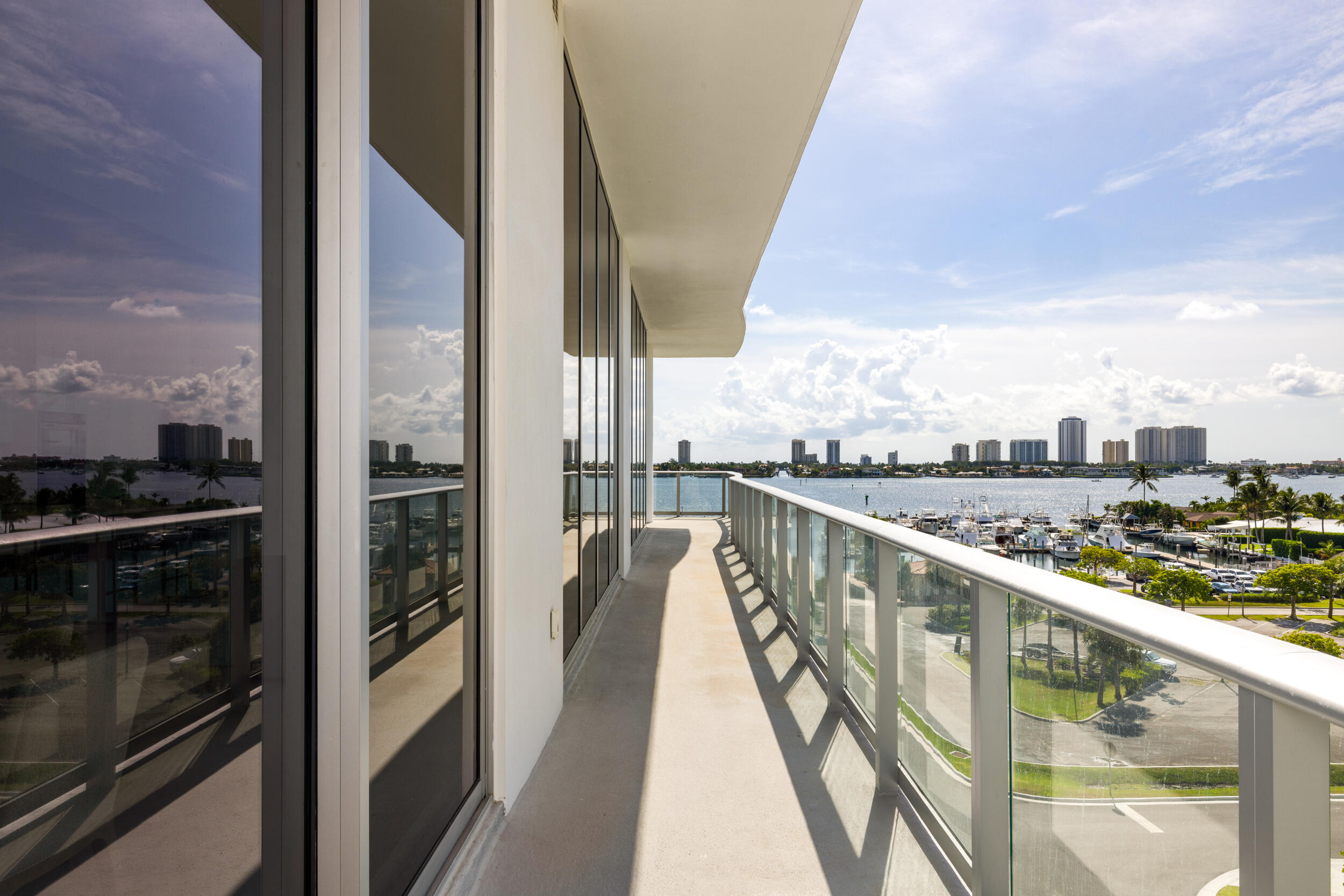 220 LAKE SHORE #612, West Palm Beach FL 33403
