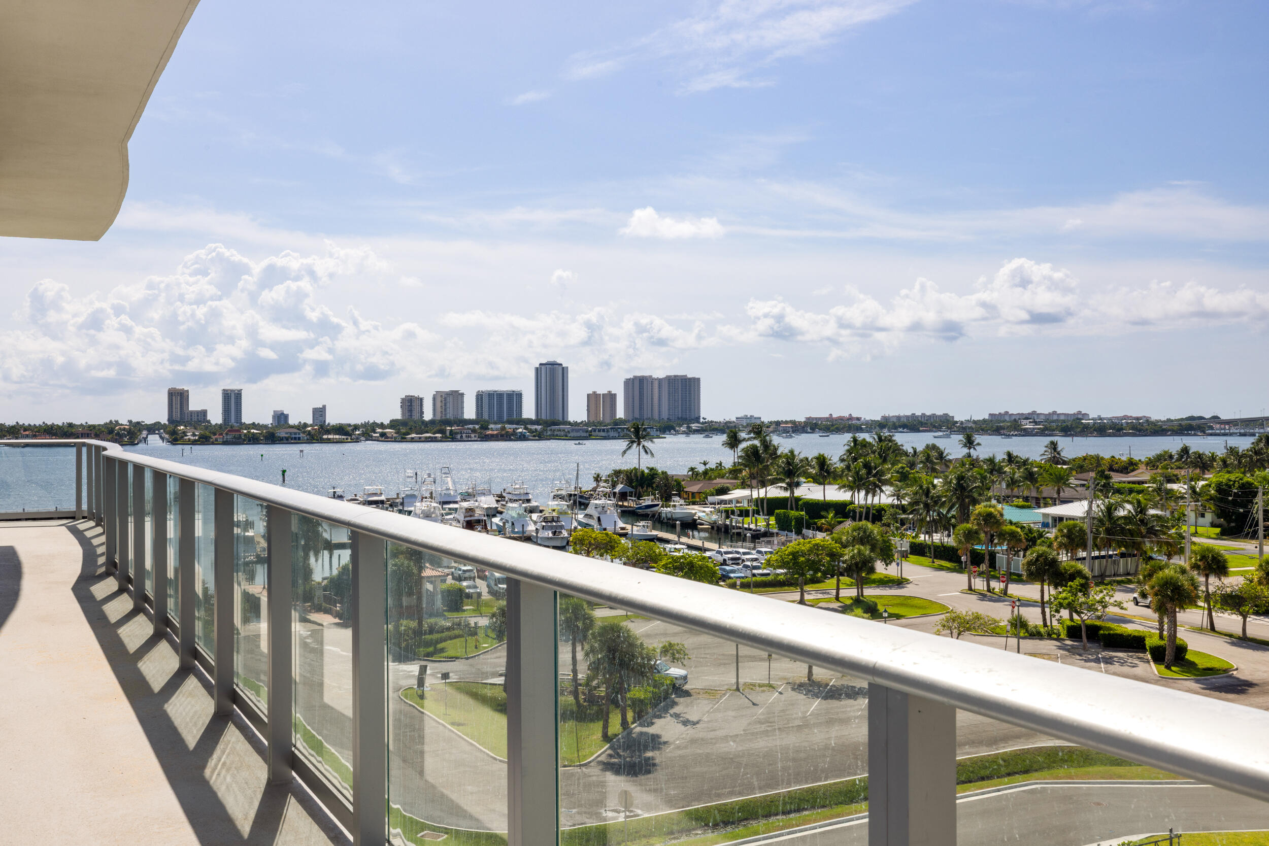 220 LAKE SHORE #612, West Palm Beach FL 33403