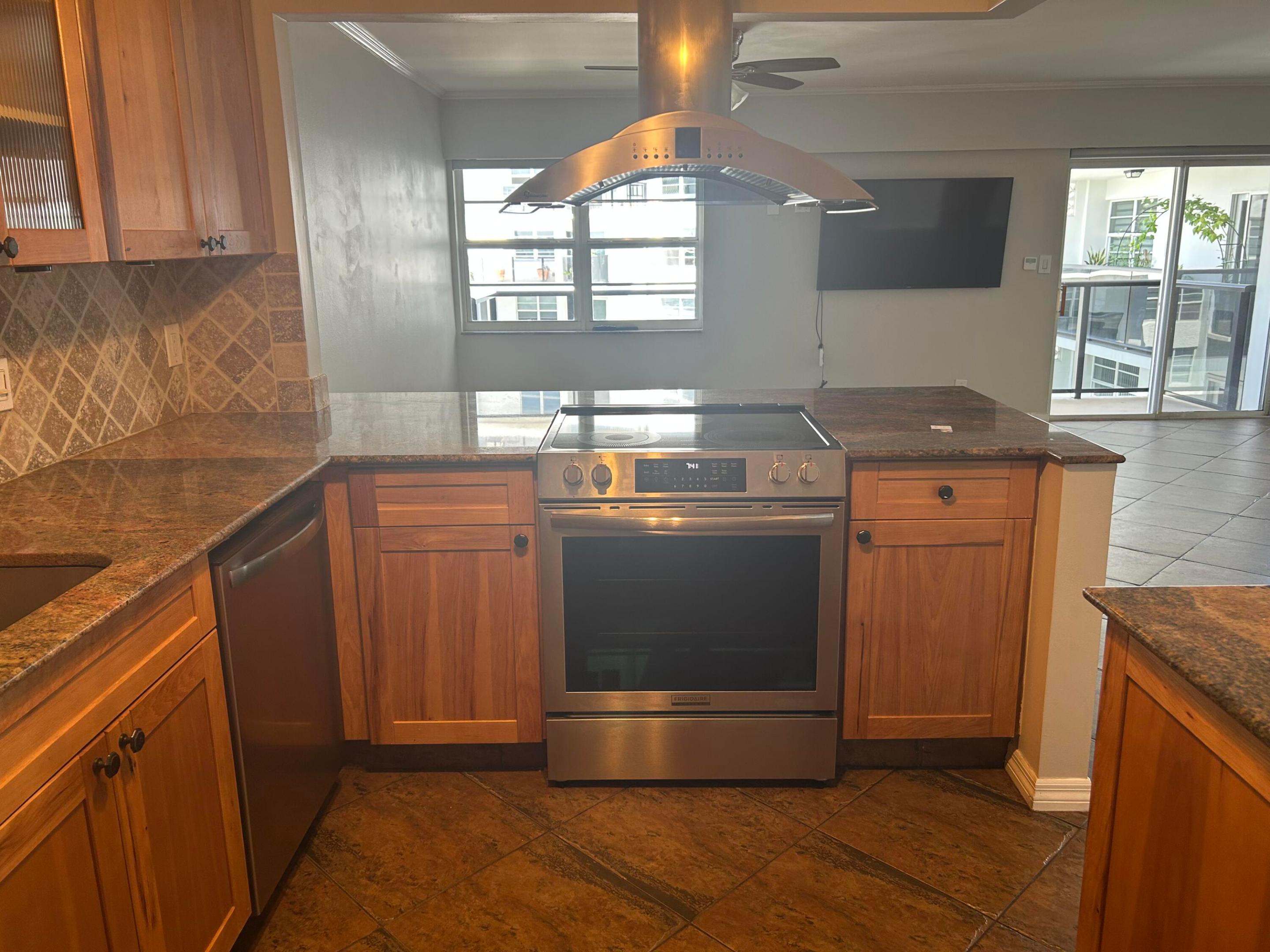 5100 Dupont #8L, Fort Lauderdale FL 33308